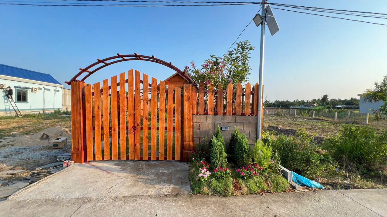 Bán nhà gỗ sân vườn nghỉ dưỡng xã Bình Trinh Đông, Tân Trụ dt 135m2 1pn, 1wc giá 1,35 tỷ