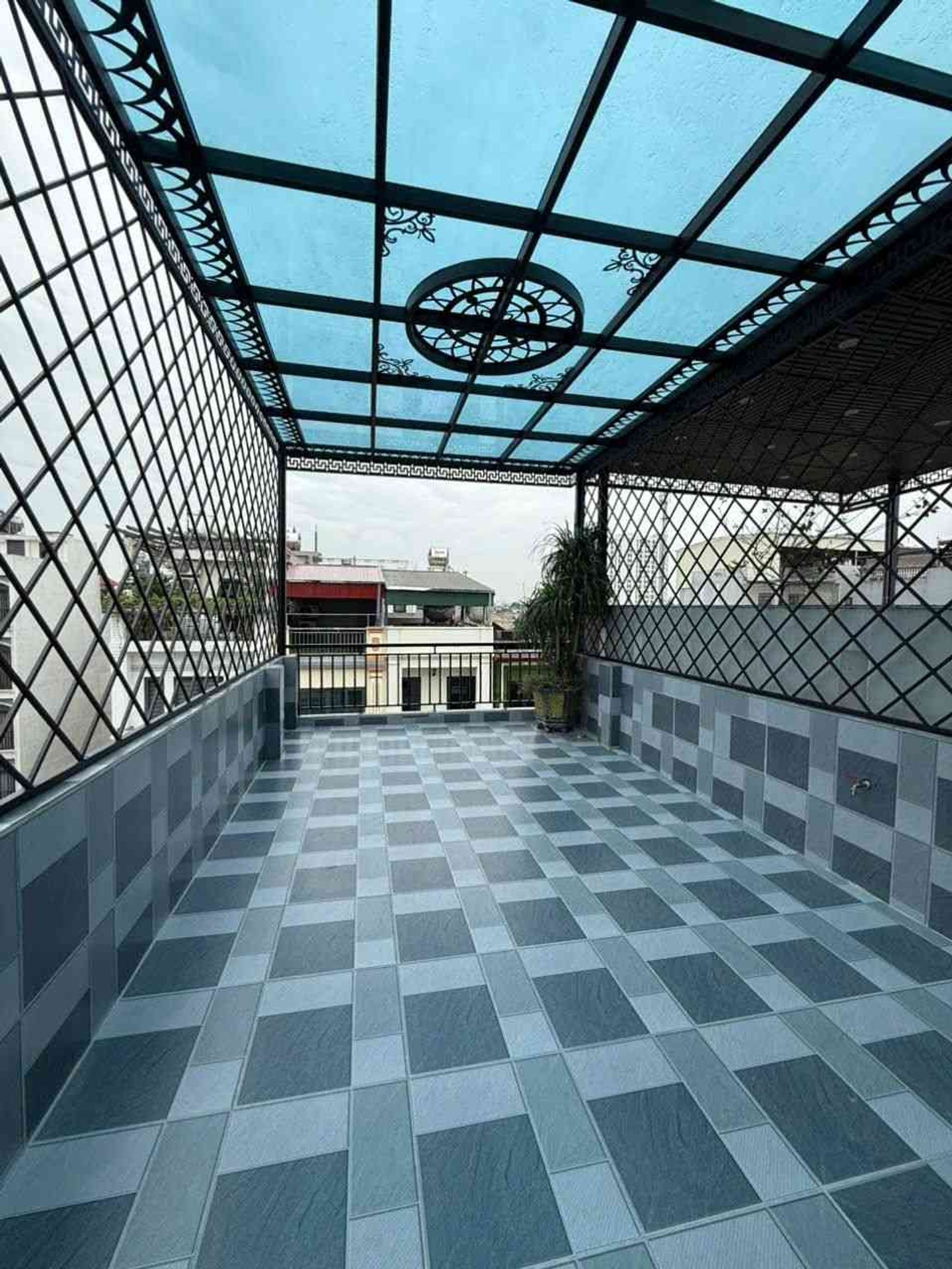 BÁN NHÀ GIA THUỴ 7 TẦNG THANG MÁY - P. NGUYỄN VĂN CỪ - MẶT NGÕ ÔTÔ TRÁNH - KINH DOANH - KHOẢNG 100M RA PHỐ LỚN SẦM UẤT.