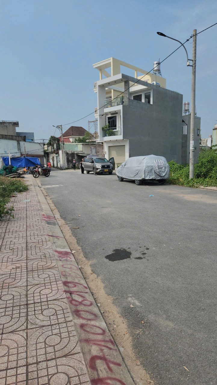 Bán Đất Full thổ 2mt Đường Nguyễn Văn Cự.  P Tân tạo A