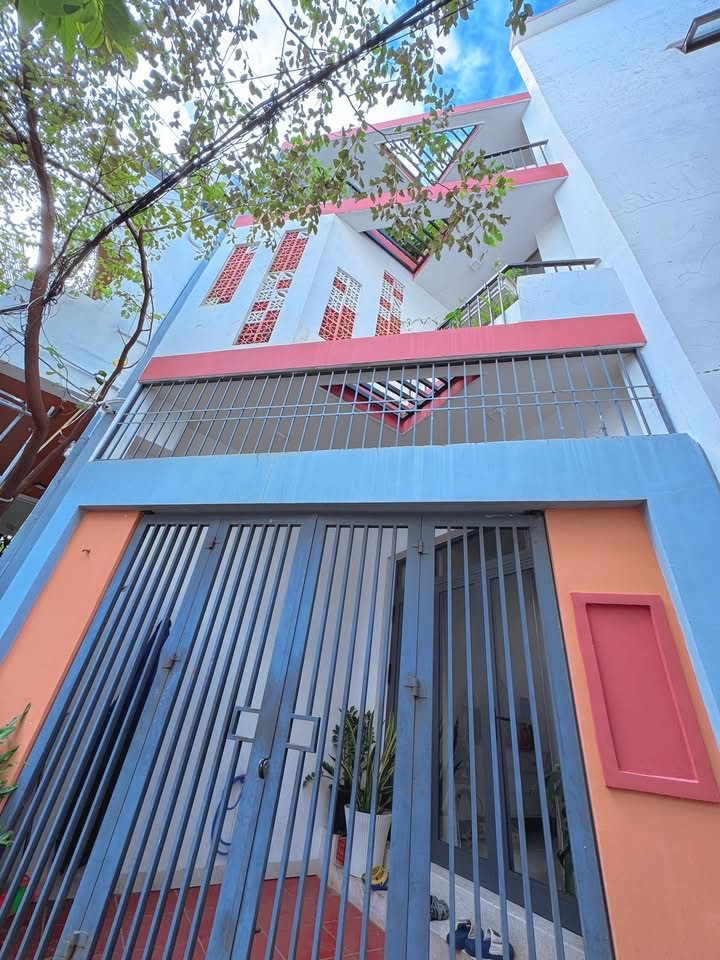 🏠 BÁN NHÀ NGUYỄN VĂN LINH – 5,XX TỶ – 3 TẦNG 3 MÊ – 3 PHÒNG NGỦ 3 WC – SÂN THƯỢNG