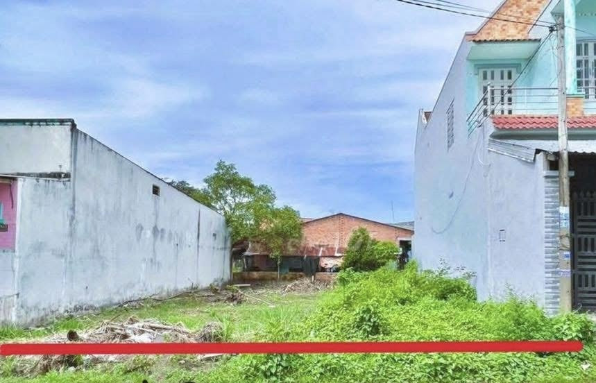 🔶 ĐÁNH GIÁ CHUYÊN GIA VỀ LÔ ĐẤT MẶT TIỀN NGUYỄN VĂN SIÊU – THANH PHÚ, TT BẾN LỨC
Diện tích: 8,5m x 30m (nở hậu đẹp, hiệu quả cho kinh doanh).
Giá chào bán: 1 tỷ 800 triệu