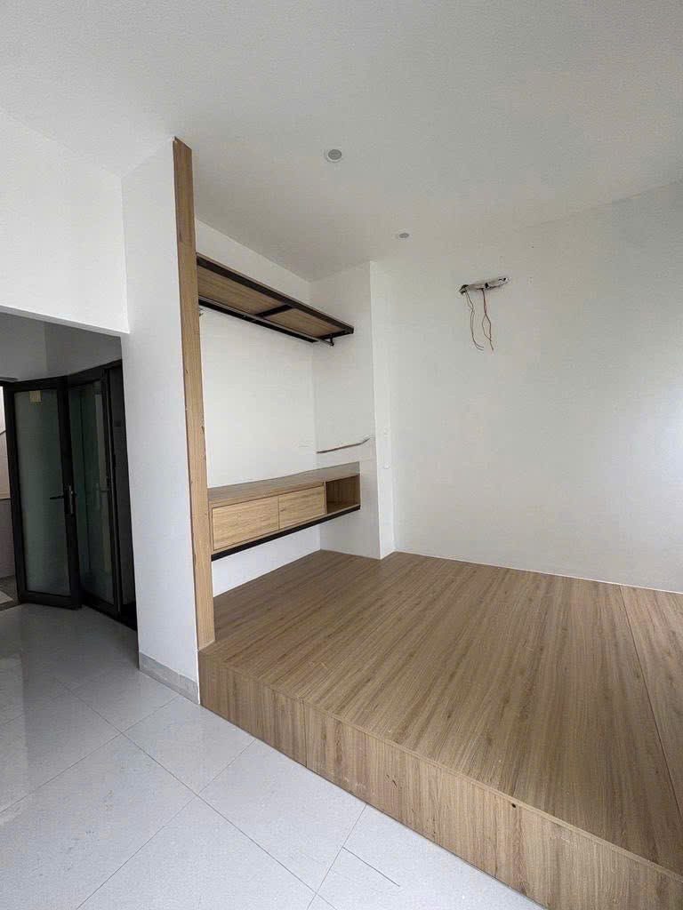 CHO THUÊ NHÀ 7 PHÒNG NGỦ MẶT TIỀN GẦN NGUYỄN VĂN THOẠI