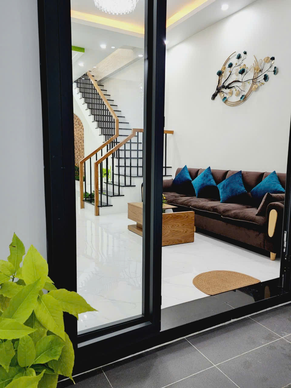 Bán nhà Mặt kinh doanh, hướng Tây, sổ riêng hoàn công, 3PN, SX.Hơi
