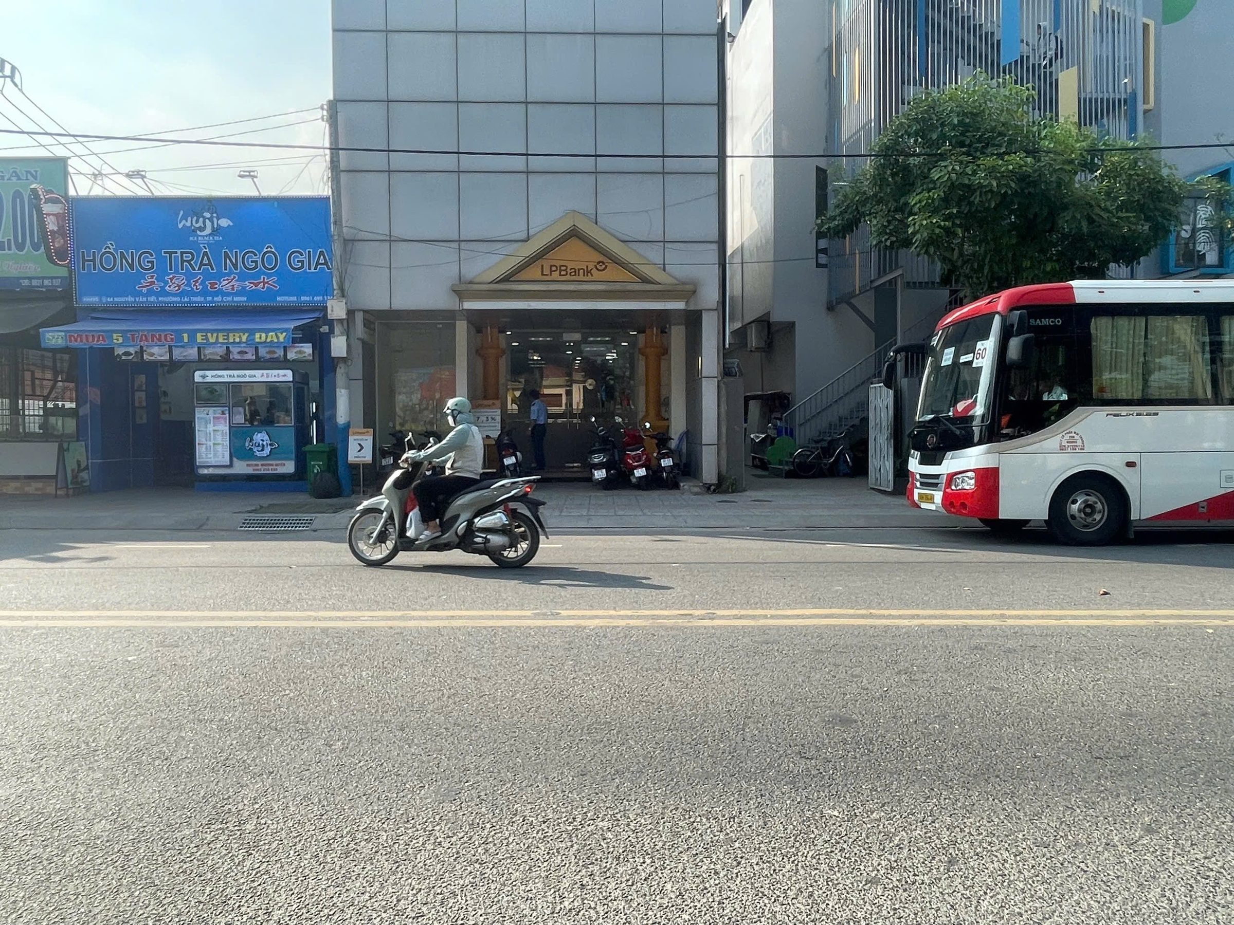 - bán mặt tiền tòa nhà LP bank, đường Nguyễn văn tiết, Lái Thiêu, Thuận An, Bình Dương