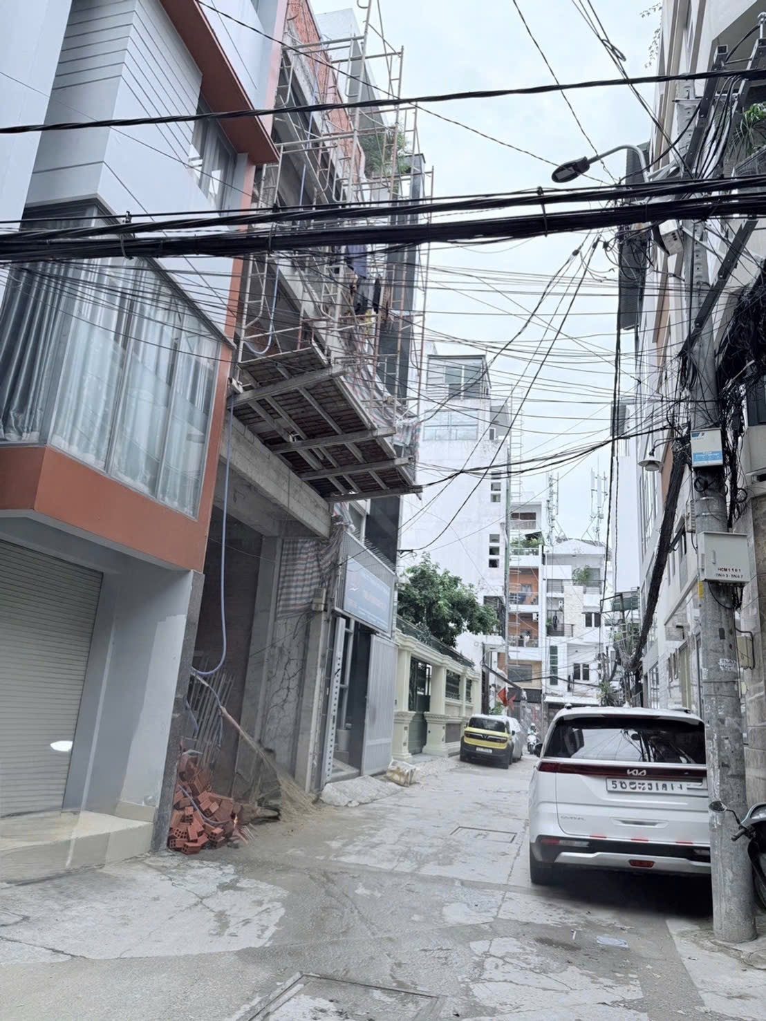 Nhà Nguyễn Xí 1/ - Xe Hơi Né - 3Tầng BTCT 120m2 chỉ 12tyx - Kinh Doanh CHDV ,Văn Phòng Các Nghành nghề .