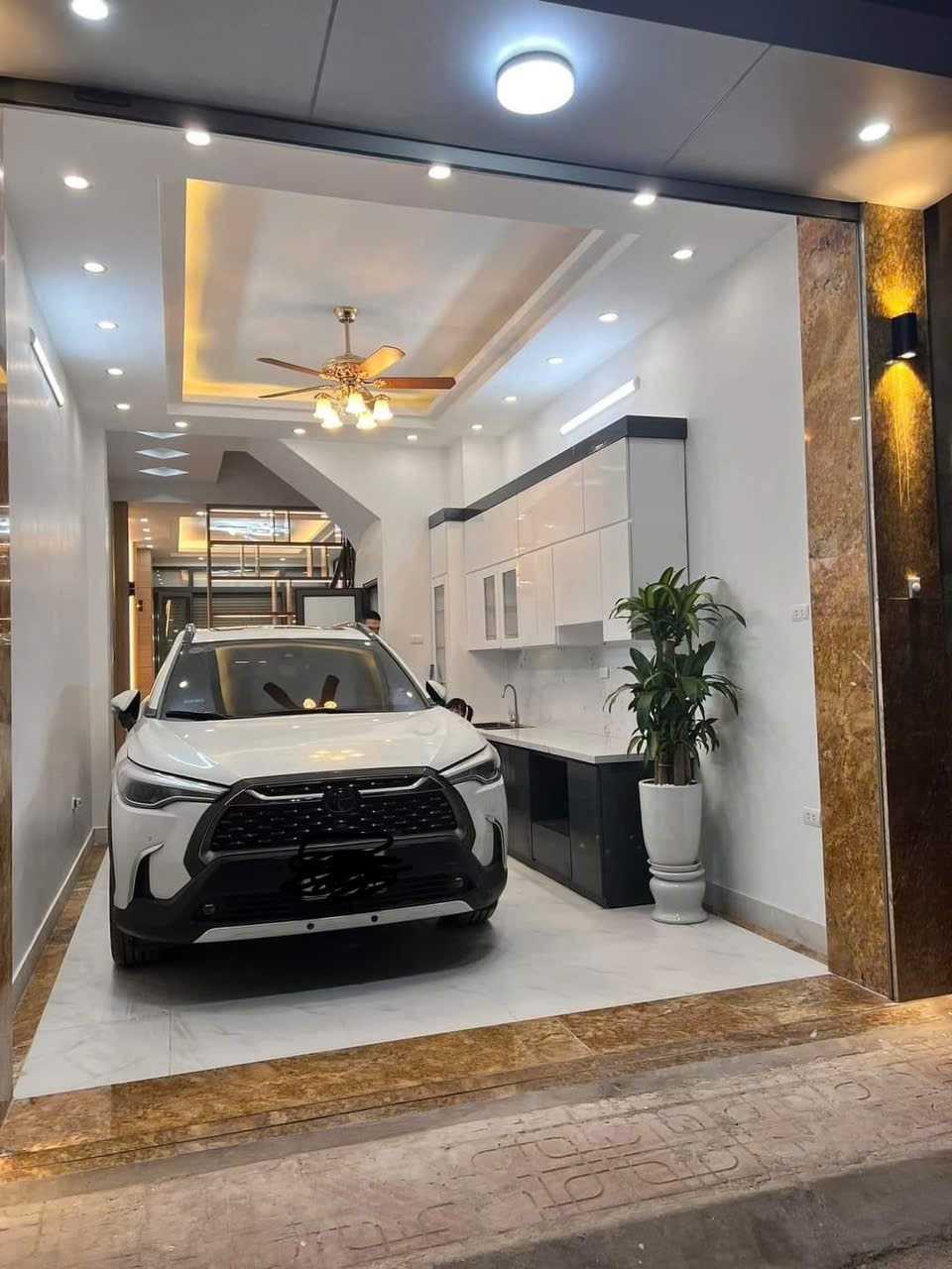 Cho thuê nhà 55M*4 tầng Nguyễn Xiển, Thanh Xuân NHÀ ĐẸP, Ô TÔ giá 22 triệu