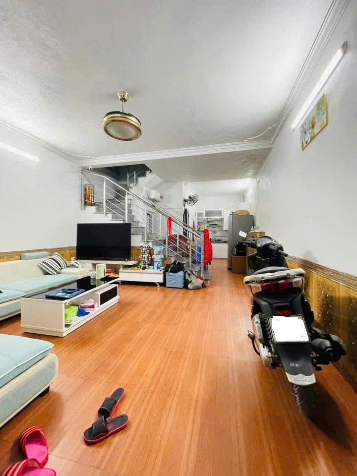 CHO THUÊ NHÀ NGUYÊN CĂN ĐƯỜNG NGUYỄN XIỂN, THANH XUÂN, NHÀ ĐẸP 3 NGỦ, GẦN Ô TÔ