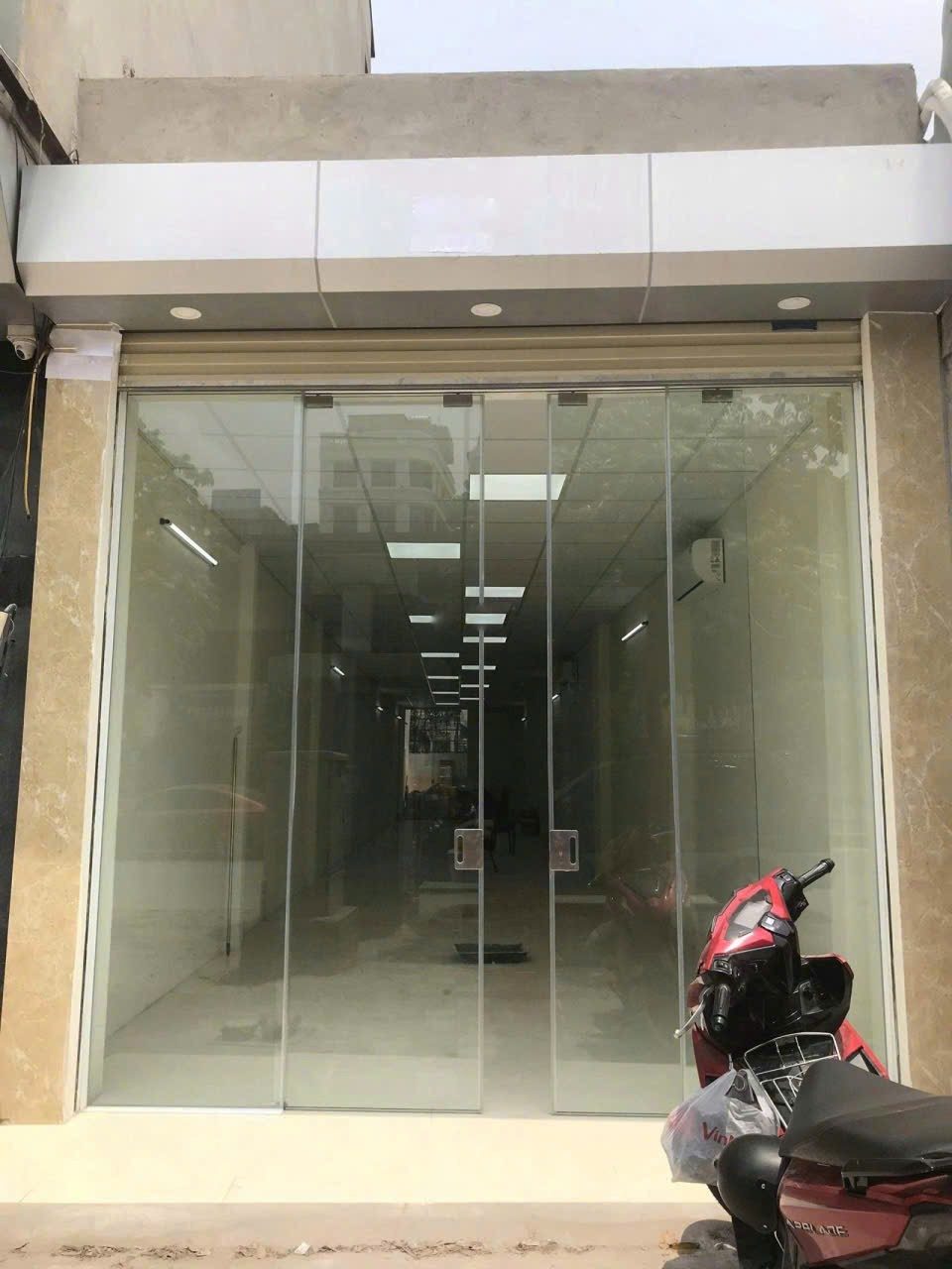 Cho Thuê Nhà Mặt Đường Nguyễn Xiển - Thanh Xuân 100M² 1 Tầng - Nhà 2 Mặt Thoáng - Kinh Doanh Đỉnh - Giá Thuê 22tr