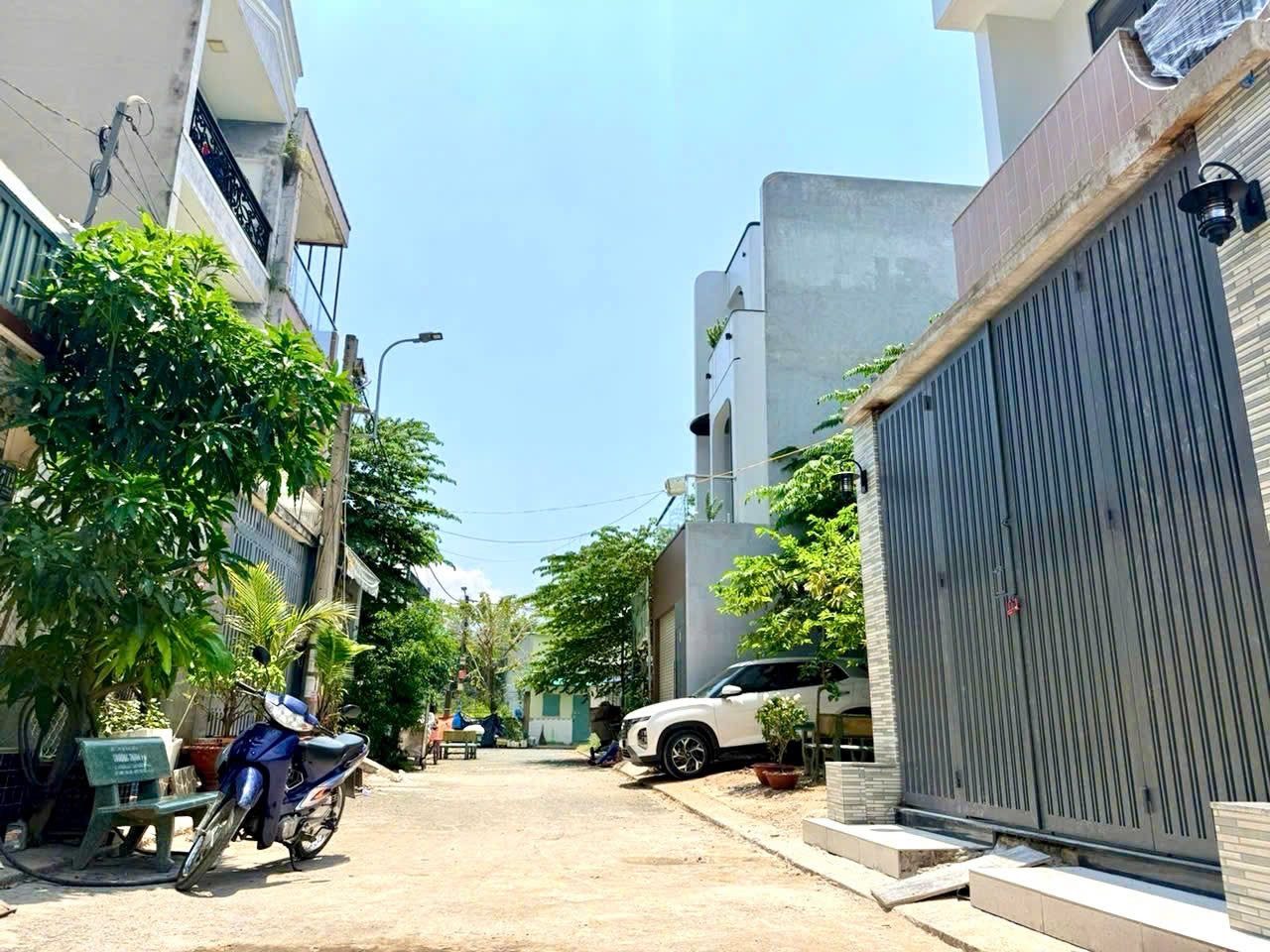 🚗 BÁN NHÀ C4 - 62M2(6.2/6.6*10.3), CÔNG NHẬN ĐỦ - KHÔNG QH - HẺM XE HƠI - SÁT VINHOME. P LONG BÌNH, THỦ ĐỨC.(X)