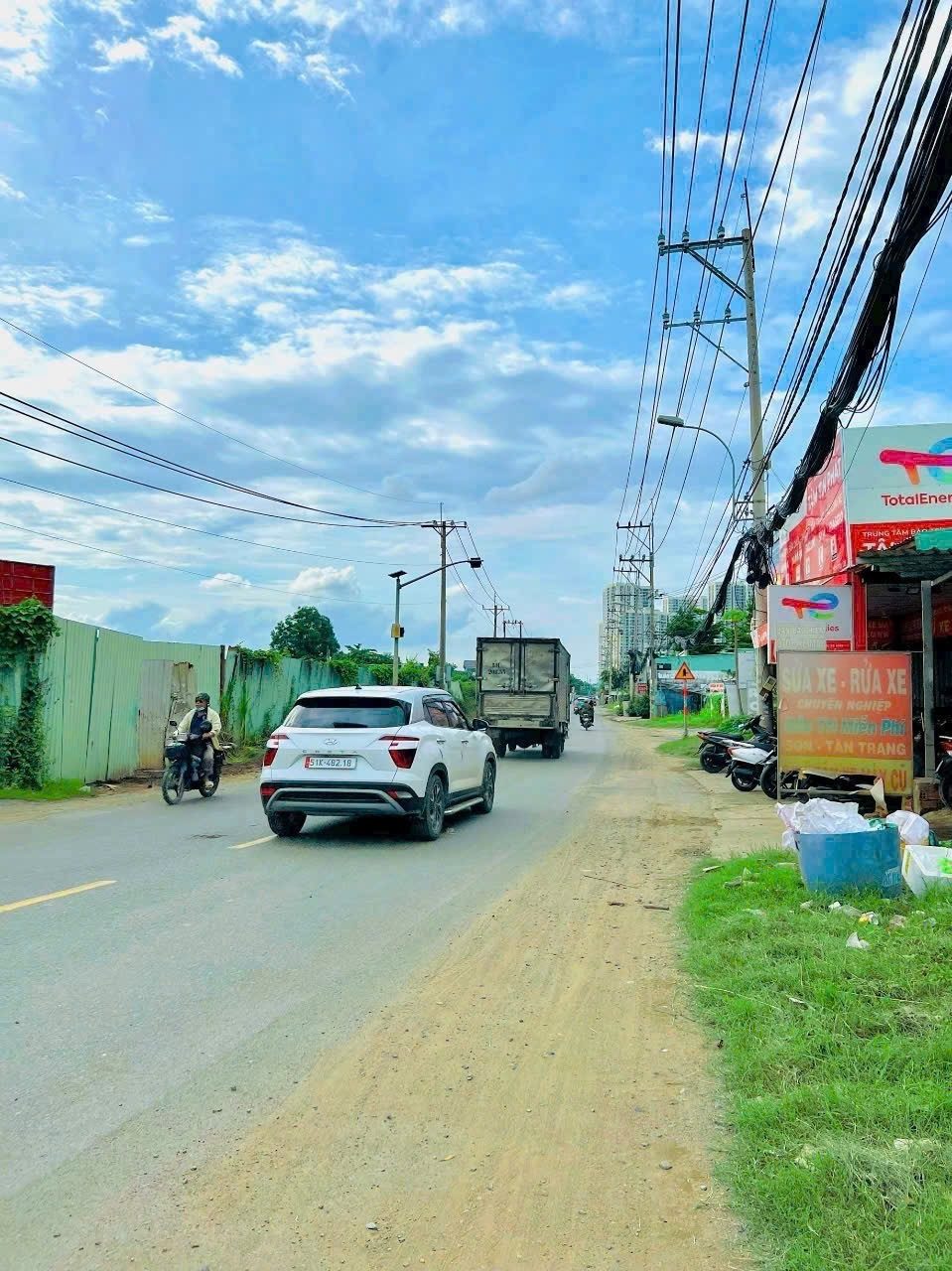 Lô đất 1 sẹc Nguyễn xiển 100m2 , đất gần Vinhomes Grand Park