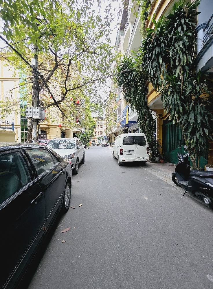 BÁN NHÀ MẶT NGÕ 13 ĐƯỜNG KHUẤT DUY TIẾN. 65M2 - 5 TẦNG. KINH DOANH.