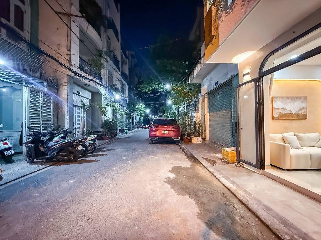 SIÊU PHẨM LÊN SÓNG – HẺM NHỰA XE TẢI 8M • KHU NHÀ GA T3 – TÂN BÌNH