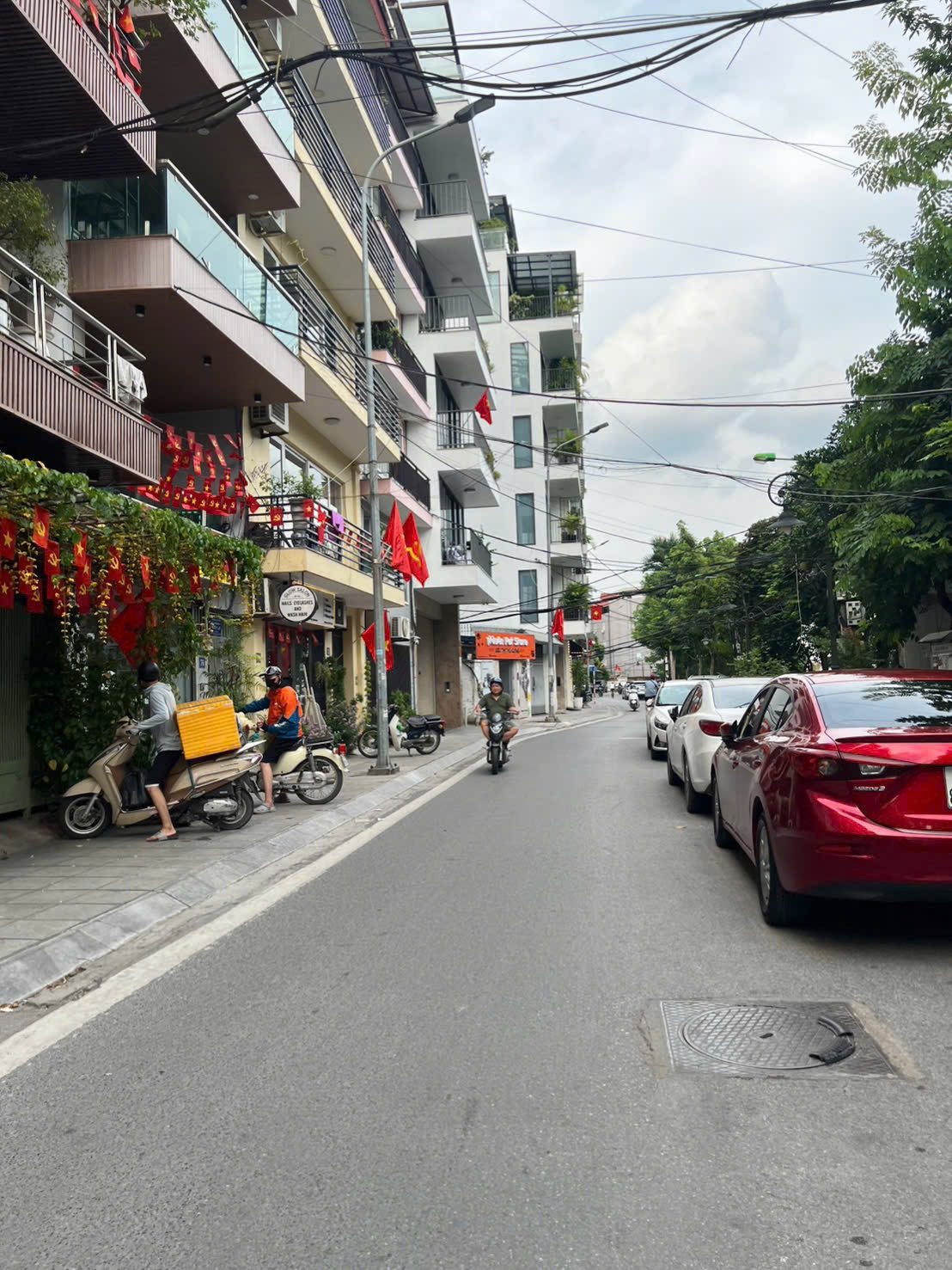 ☘️TOÀ NHÀ APARTMENT NHẬT CHIÊU - MẶT NGÕ Ô TÔ THÔNG - THIẾT KẾ 13 PHÒNG KHÉP KÍN VIEW HỒ TÂY - CHỦ ĐANG CHO THUÊ 130 TR / THÁNG 
- DT 77 M - 9 TẦNG - MT 4 M
- GIÁ CHÀO NHỈNH 45 TỶ 

✅ Vị trí vài bước ra Hồ Tây - Giao thông kết nối nhanh Lạc Long Quân 