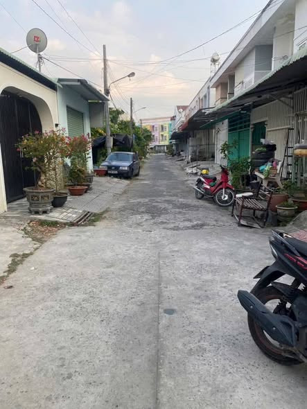 Bán đất 93.5m² full thổ cư ngang 5,5m giá 1.3 tỷ mặt tiền đường nhựa KDC Ngọc Vân phường 3 nay là Phường Phước Hậu
