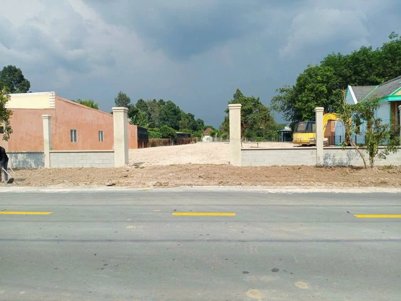 Bán đất mặt tiền kinh doanh đường Nguyễn Thị Rành trung tâm xã Nhuận Đức Củ Chi TPHCM, DT: 26x66m.