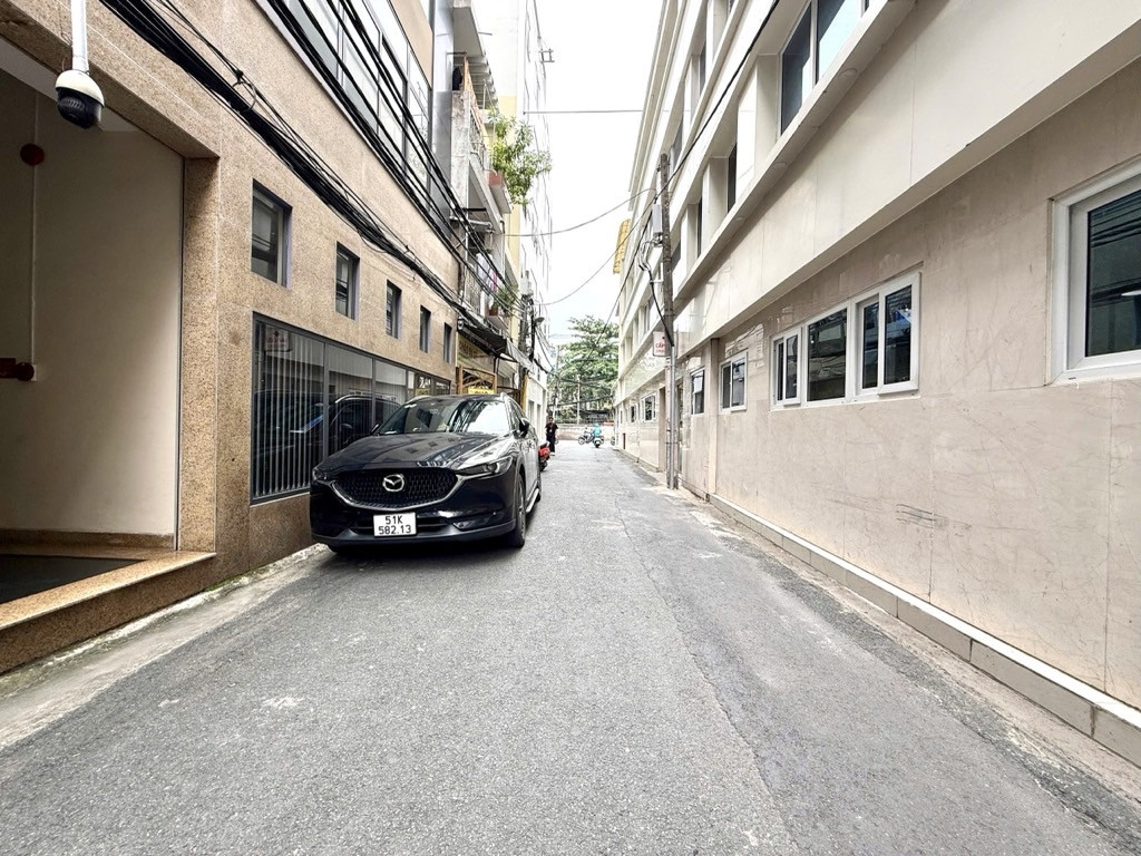 Đường 6M, NÚI THÀNH, KẾ K300, HOÀNG HOA THÁM, Gần ETOWN CỘNG HÒA. 65m2, 5 tầng. 12 tỷ 500