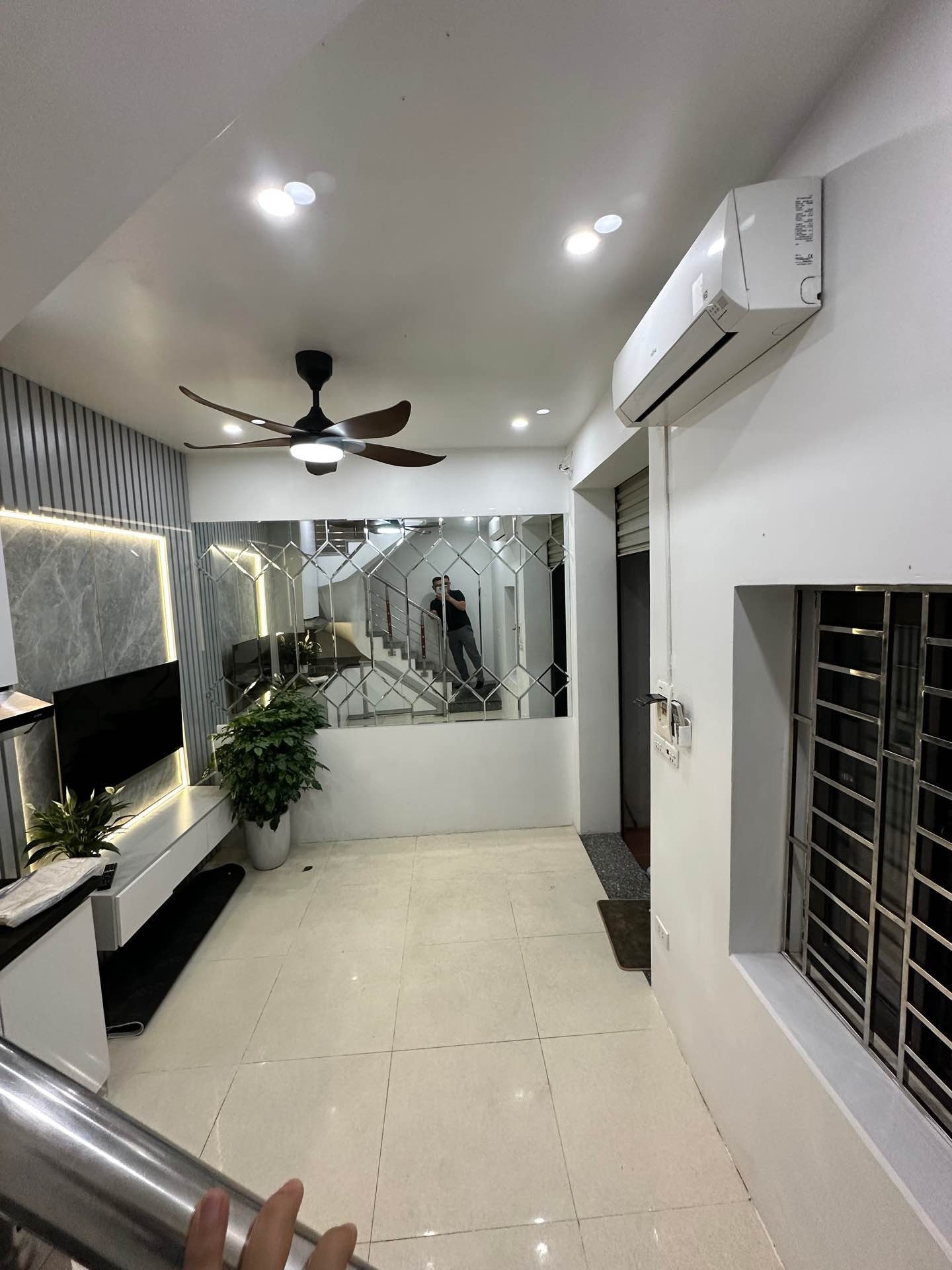 NHÀ ĐẸP Ô ĐỒNG LẦM BƯỚC RA HỒ LỘNG GIÓ - KHÔNG GIAN SỐNG LÝ TƯỞNG - 24M2 4 TẦNG - GIÁ NHỈNH 4 TỶ