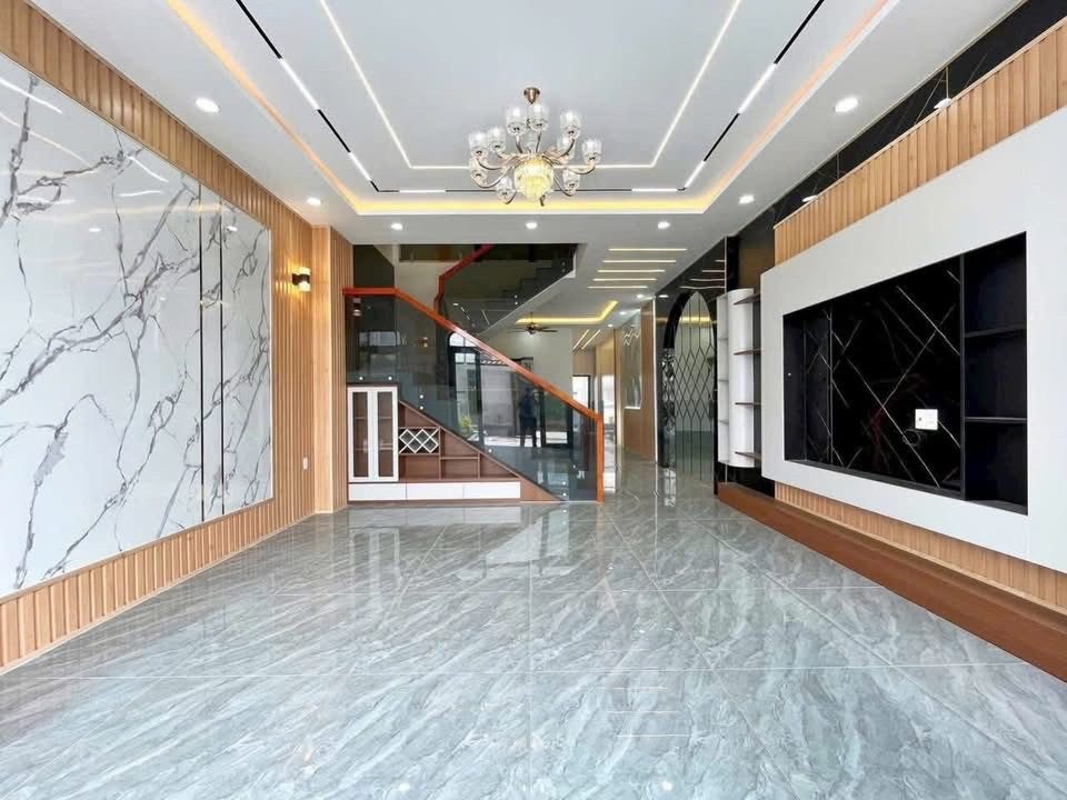 Giảm ngay 200Triệu chỉ còn 3TỶ sở hữu nhà đẹp 3 tầng đường Phạm Hùng, P9, Q8 - Sát bên cầu Nguyễn Tri Phương