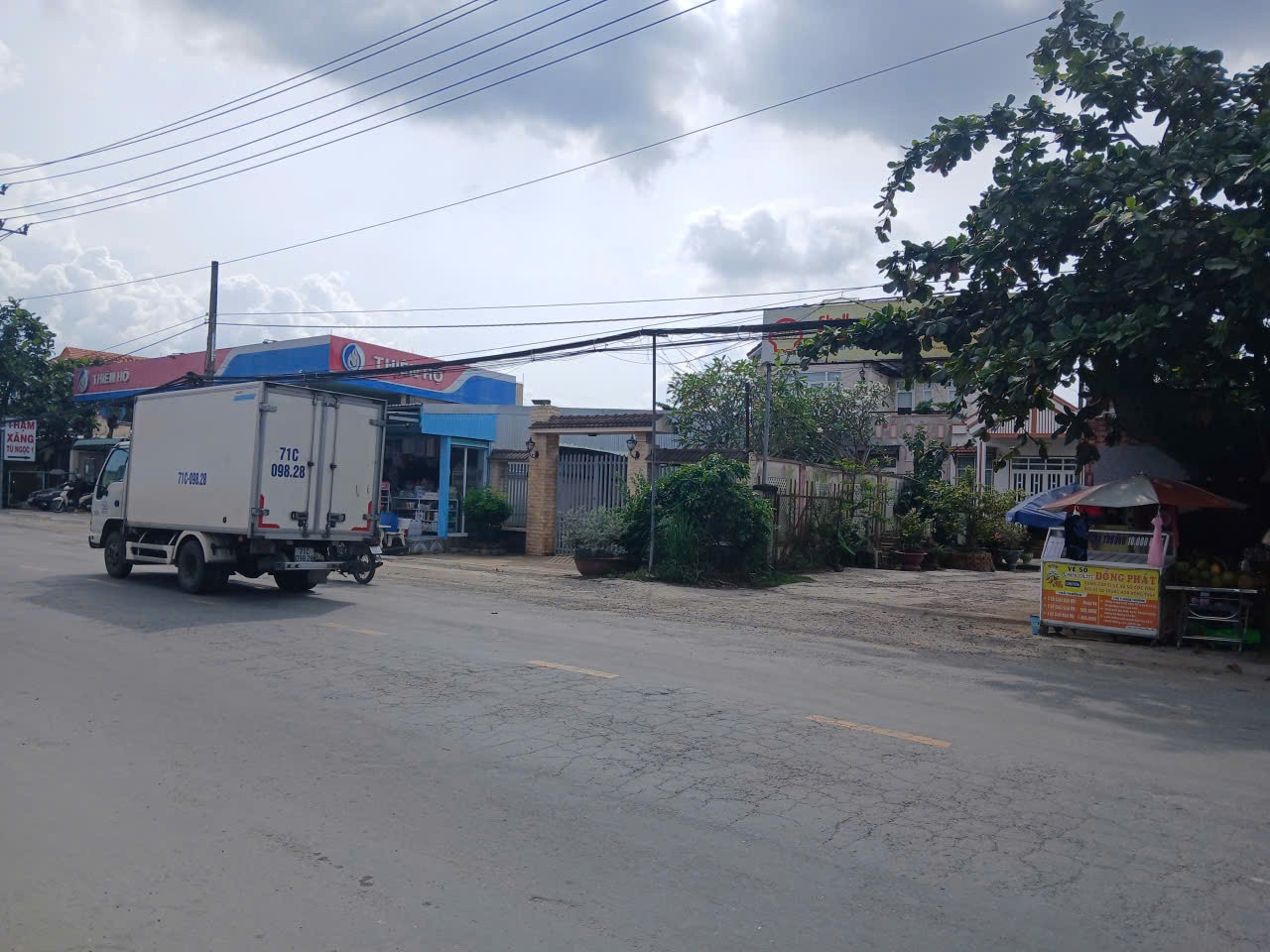 Nhà MỚI có sân đậu Ô tô. ĐÓN TẾT Gía RẤT TỐT-P.Trung An, Đồng Tháp.