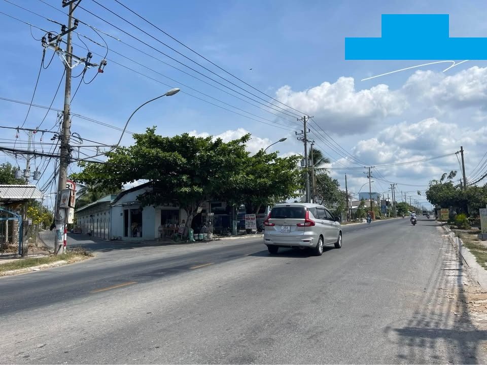 Ngôi nhà cấp 2 tầng MẶT TIỀN đường Phạm Hùng, Bình Tạo, Trung An. Gần góc đường Đoàn Giỏi.