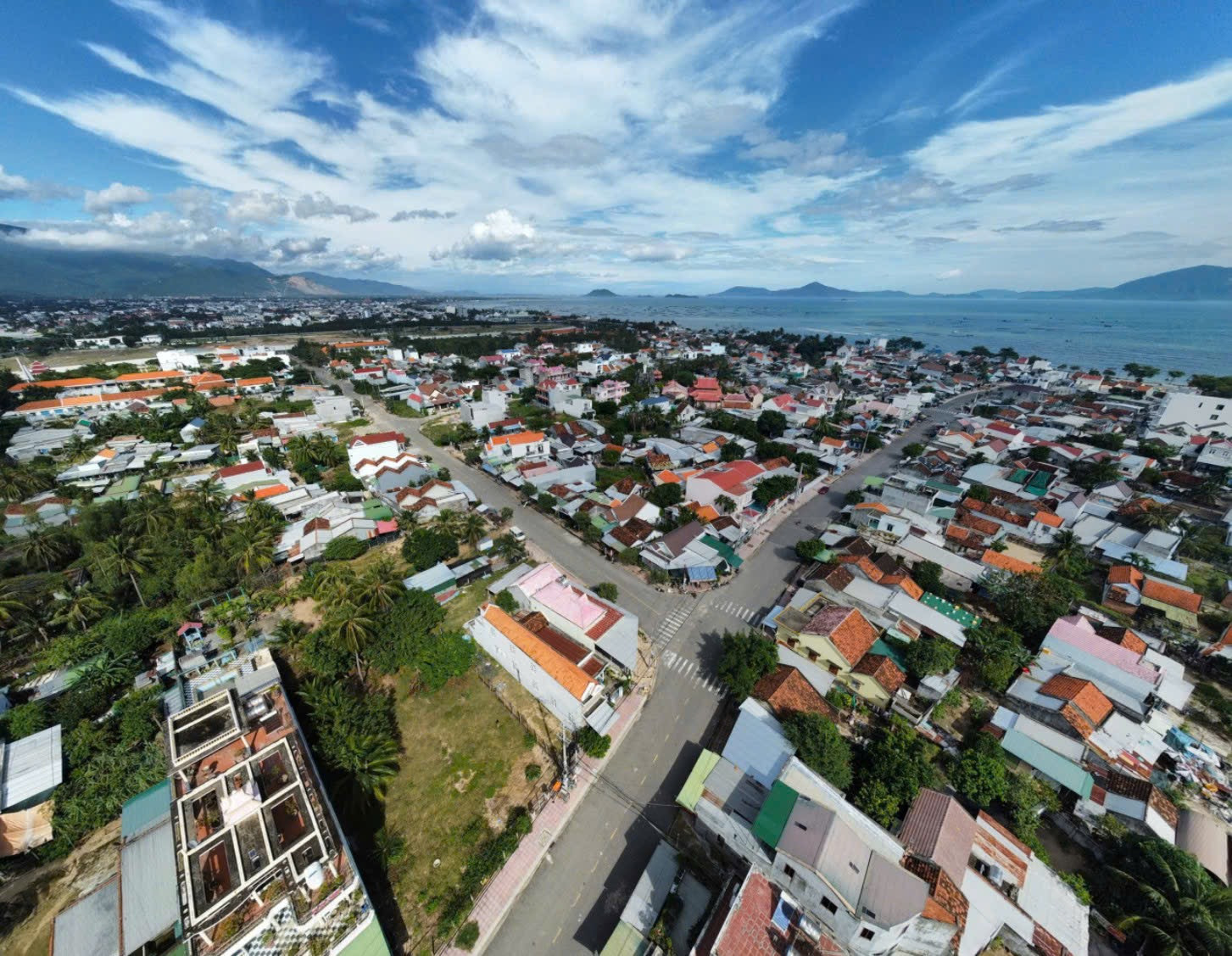 Mặt tiền đường nhựa, gần biển tại Vạn Ninh 0935907246