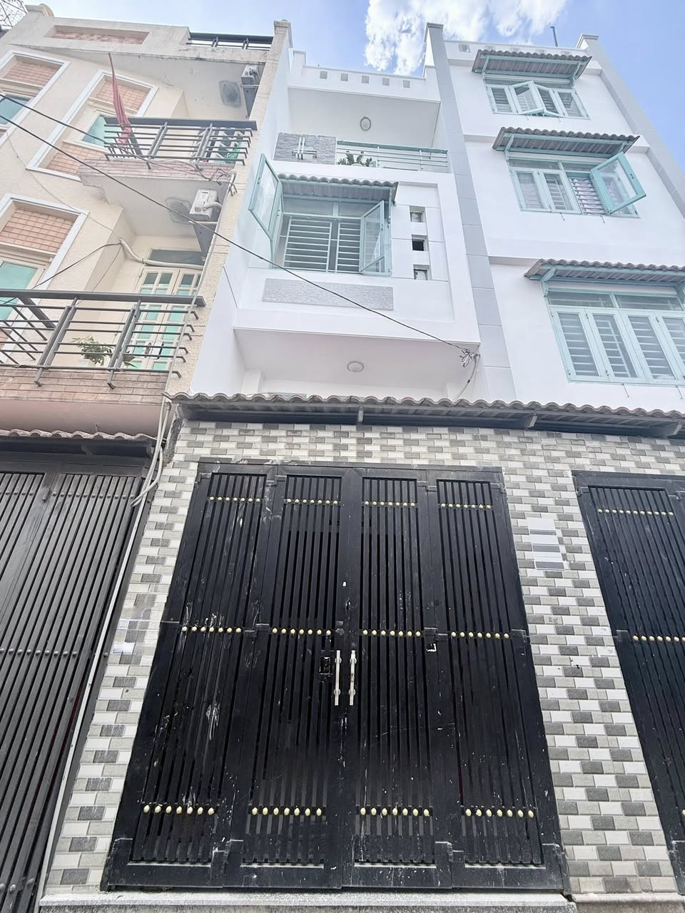5.8 tỷ cho căn nhà gần 40m2, 4 tầng BTCT, HXH thông Ni Sư Huỳnh Liên - là đắt hay rẻ?