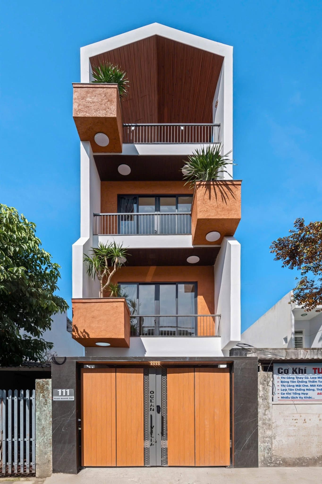 Villa 4 Tầng 6 Phòng, Có Hồ Bơi, Đường Phạm Quang Ảnh, Sơn Trà - Giá 17.8 tỉ