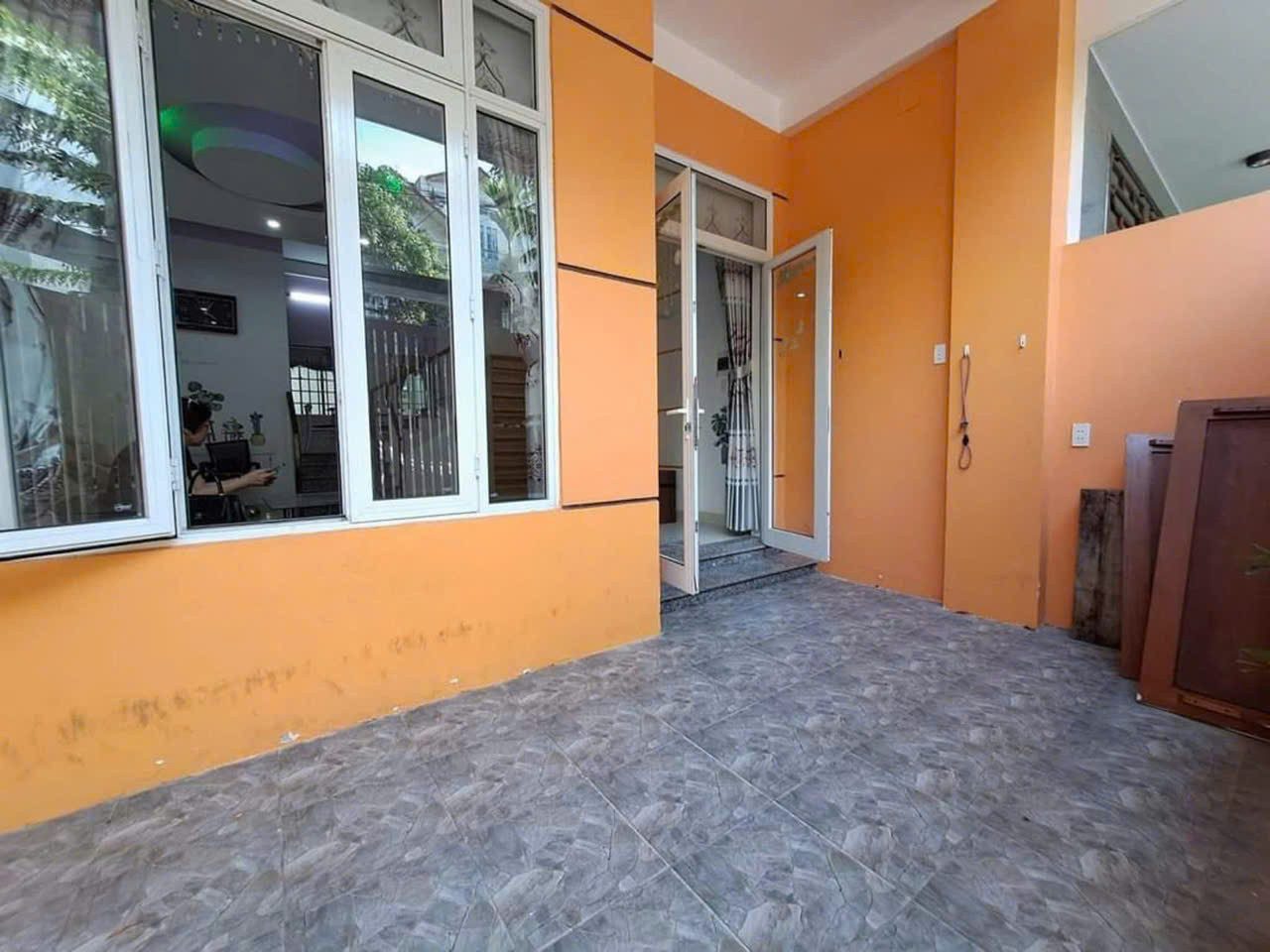 Cho thuê nhà 3 tầng khu Phạm Văn Đồng – vị trí đẹp, tiện ích đầy đủ