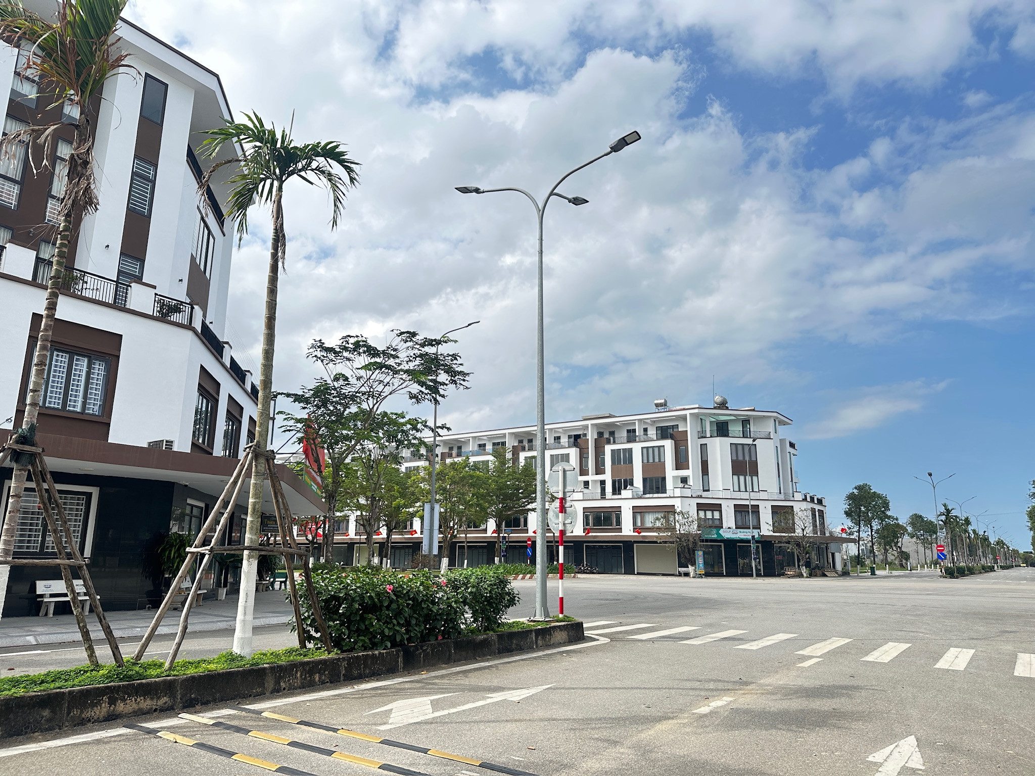 🍎 SHOPHOUSE 5 TẦNG 2MT THIÊN BÚT - ĐƯỜNG 50M - CHỈ 8,99 TỶ - VỊ TRÍ VÀNG TRUNG TÂM QUẢNG NGÃI