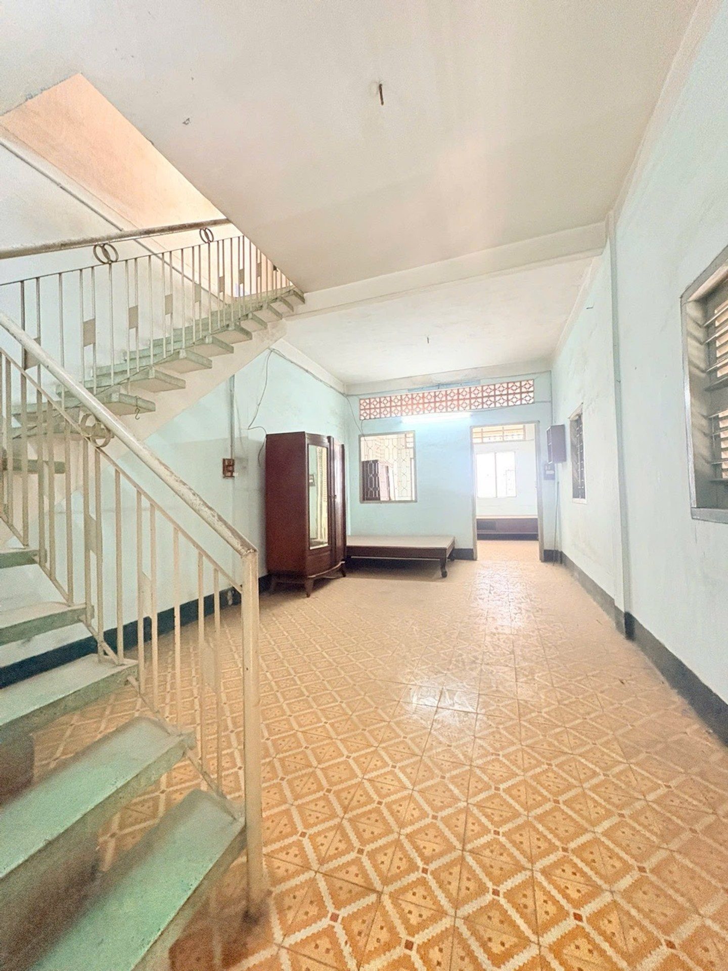 NHÀ CHÍNH CHỦ LÂU ĐỜI - PHẠM VĂN HAI - KẾ CMT8 GẦN QUẬN 10 - 3 MẶT THOÁNG TIỆN XÂY CHDV - 8.5 TỶ