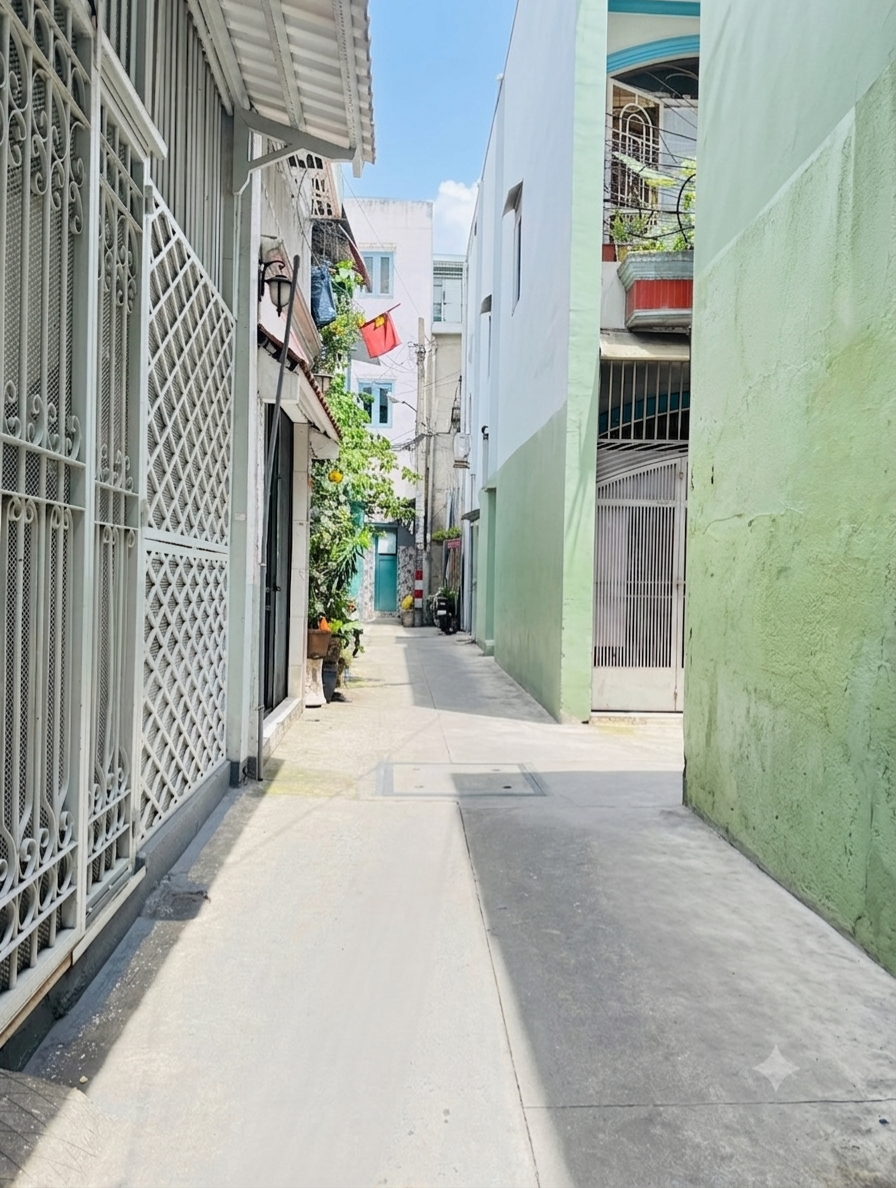 Bán nhà hẻm thông Phạm Văn Hai - 34m² - Ngang 5.3m - Hoàn công đủ