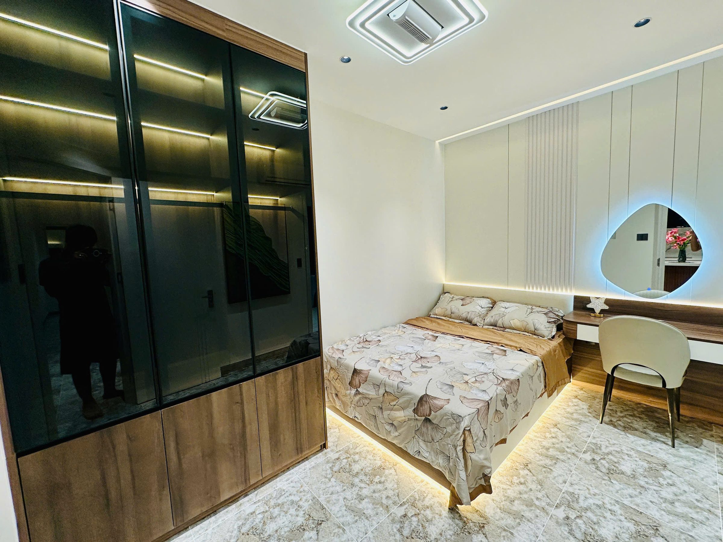 Cho thuê Căn hộ chung cư Sky Garden - 140m² 3PN 3WC tại Đường Phạm Văn Nghị Phường Tân Phong Quận 7 TP. Hồ Chí Minh