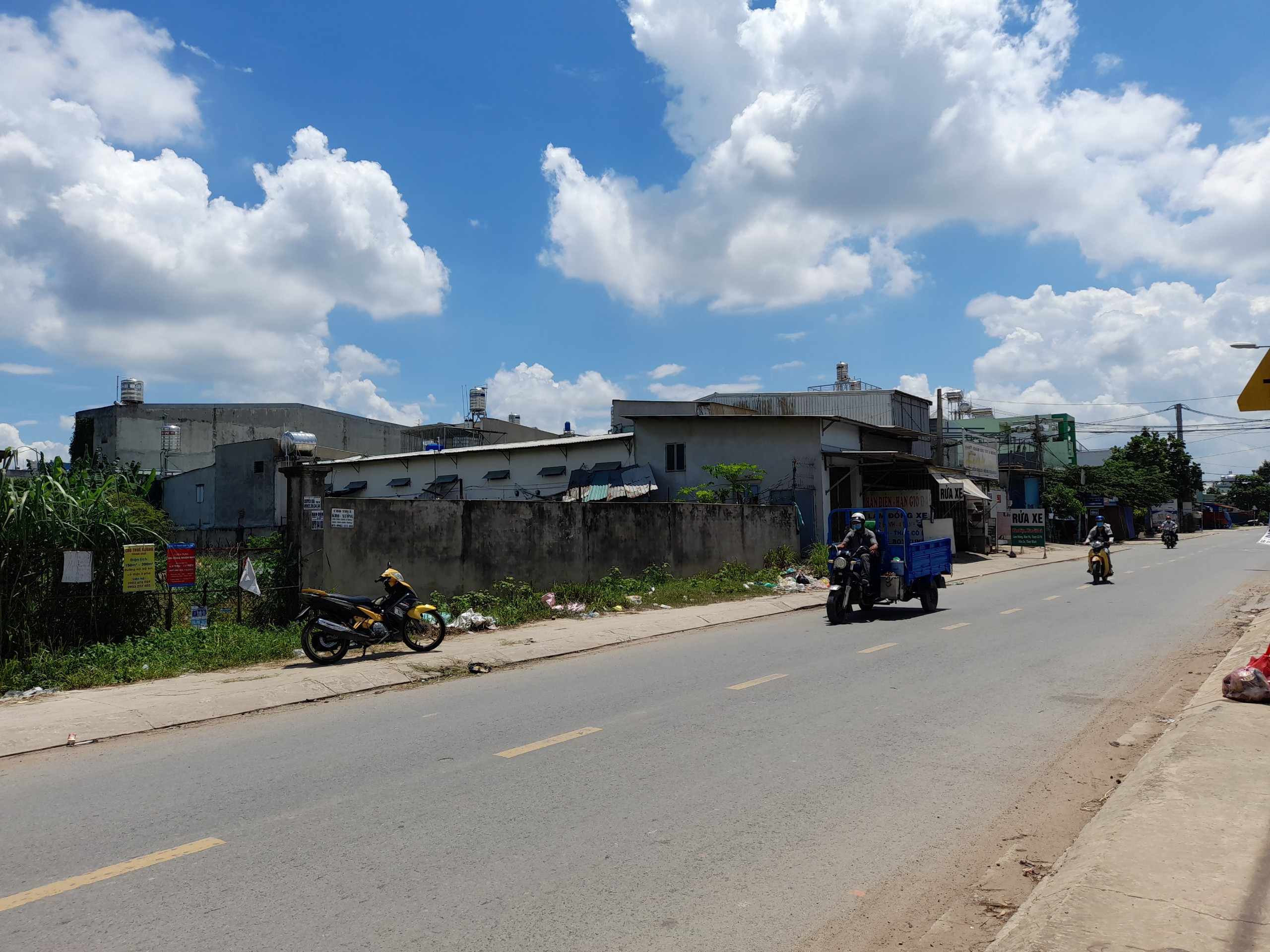 Bán đất 12000m² ngang 60m giá 65 tỷ tại Đường Phạm Văn Sáng Xã Bà Điểm Ms334