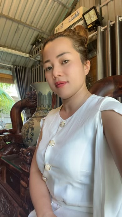 Lô đất đẹp - bán tiếc đức ruột
Nhưng chủ ngộp lắm rồi
Giá mới chỉ còn 18.9 tỷ còn tl sâu đậm
3 mặt tiền thông thoáng
1030m2 - Full thổ - có săn biệt thự vườn mêli
Ngay Phạm Văn Sáng sát Bà Điểm hóc môn 
Lh bà địa 0965518638 chốt lẹ