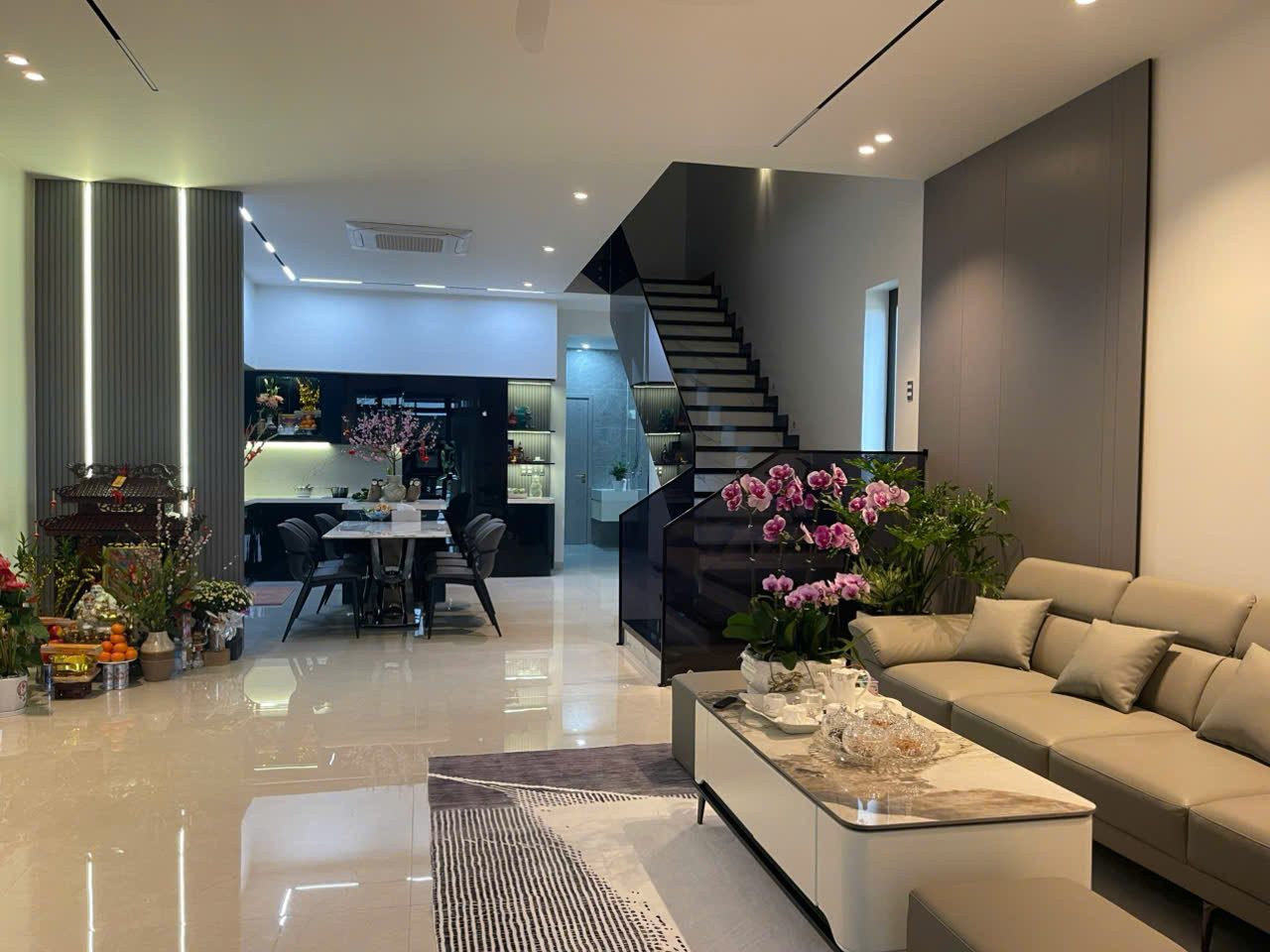 Villa Nhà 3 Tầng tại KQH Cic8 . Thiết kế sang trọng. Xách vali vào ở ngay