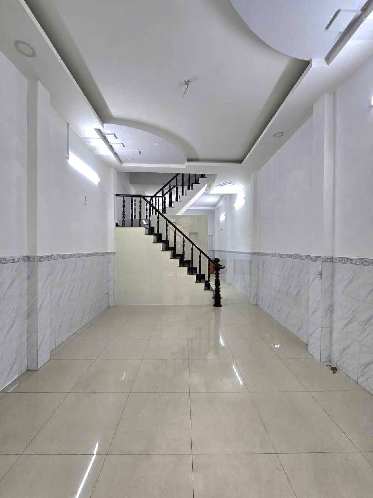BÁN NHÀ ĐẸP SÁT HUƠ.G LỘ 2 - HẺM ÔTÔ - 4PN - ( 4X14M )