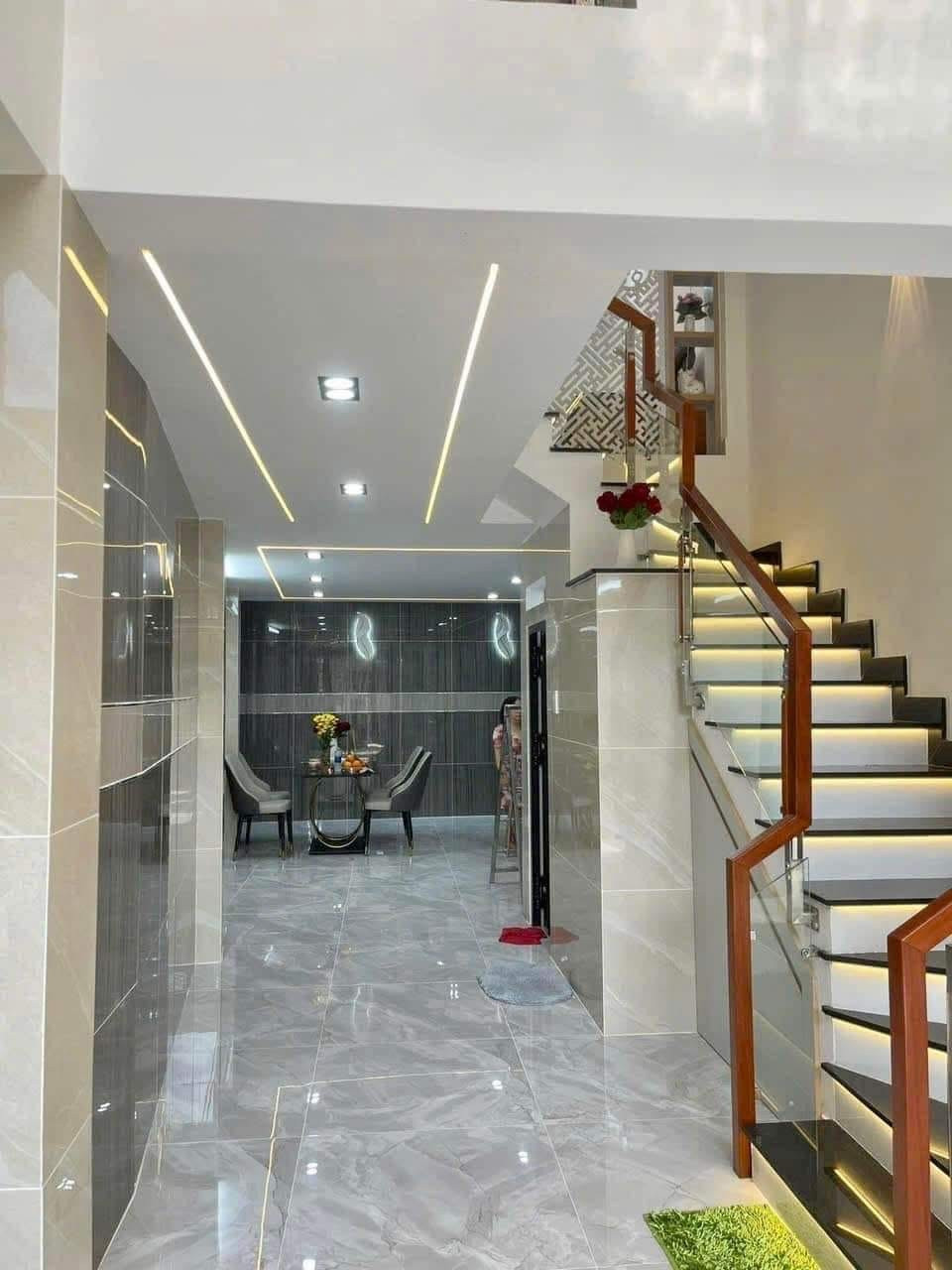 Bán nhanh đi nước ngoài nhà 48m2 2Tỷ550 Phan Chu Trinh, P24, Bình Thạnh. Sổ hồng riêng chính chủ