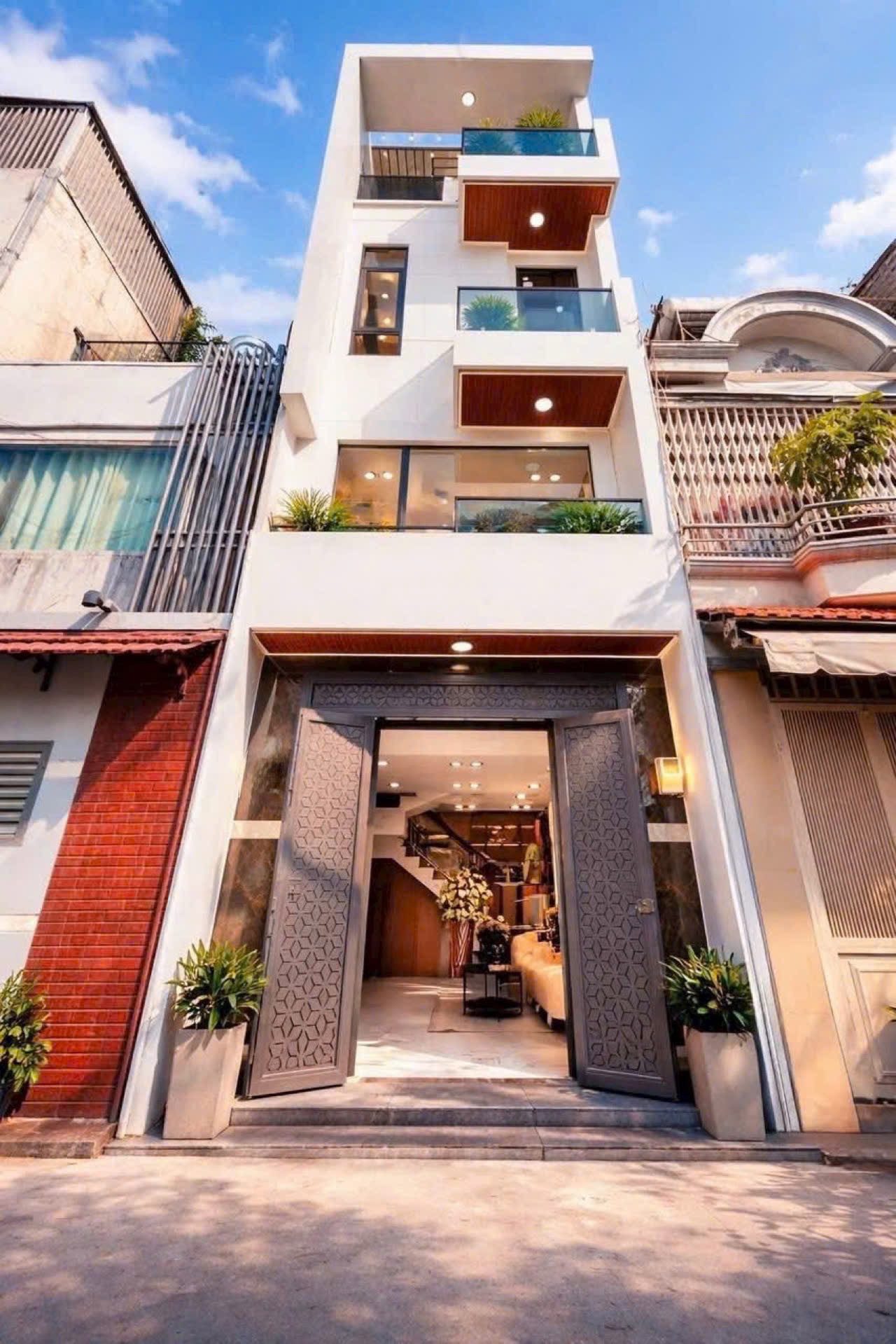 Sốc! Bán nhà 48m2 đường Phan Chu Trinh, Bình Thạnh xây 4 tầng giá 2tỷ850. Gần học viện Cán Bộ.Hẻm 6m