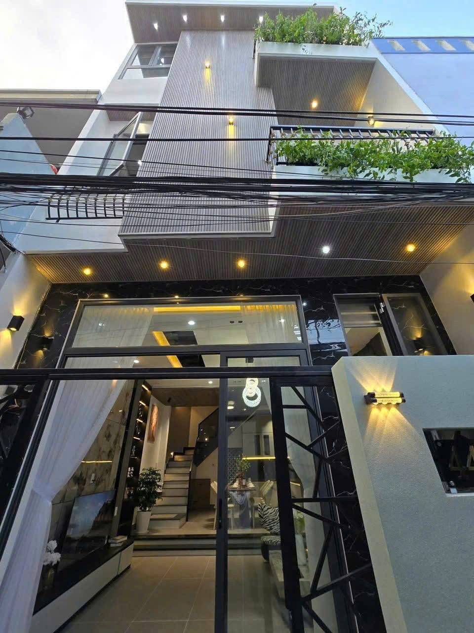 Cần bán nhanh nhà gần MT Phan Chu Trinh, P. 24, Q. Bình Thạnh – 47m2 giá 2tỷ765r. Sổ chủ giữ.