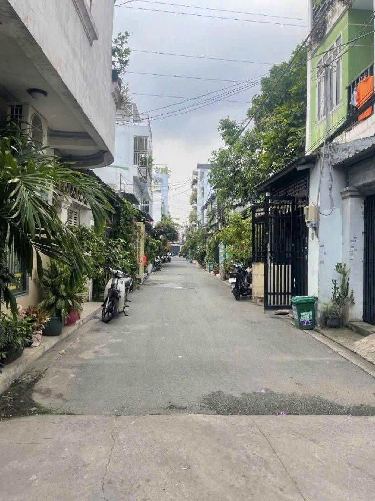 Bán Nhà Phạm Đăng Giảng Gần Aeon Tân Phú , 4mx18m , HXH Thông , Nhà C4 Đang CT , SHR
