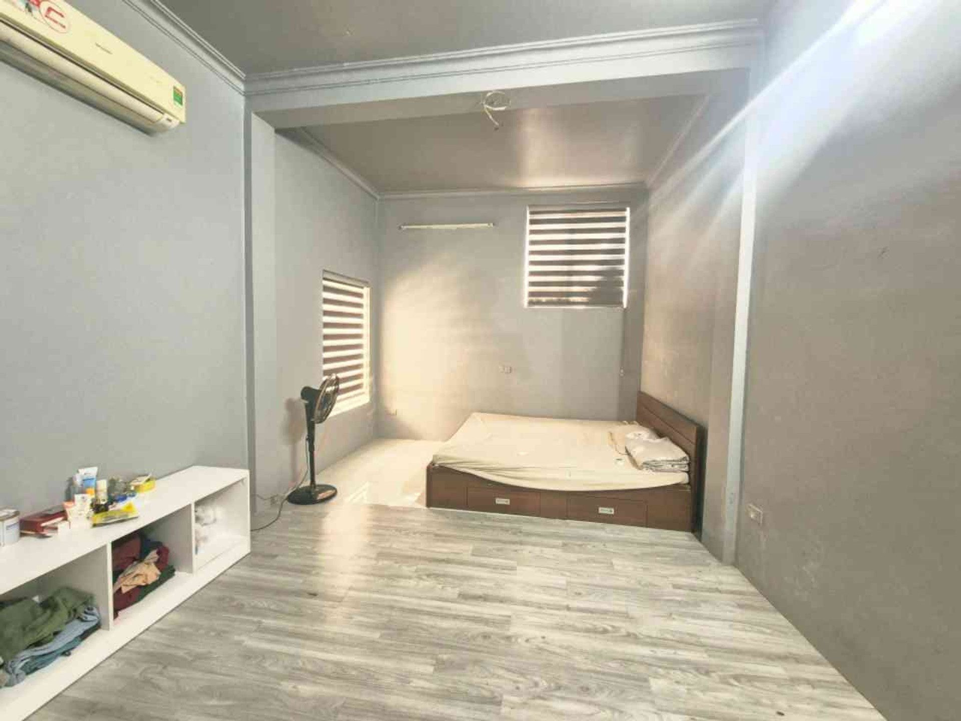 Bán nhà Phan Đình Giót 
41m 4t giá 7,x tỷ 
Tiện ra Trường Chinh , Giải Phóng 
Sổ đỏ chính chủ , pháp lý chuẩn
Lh:0377224604
