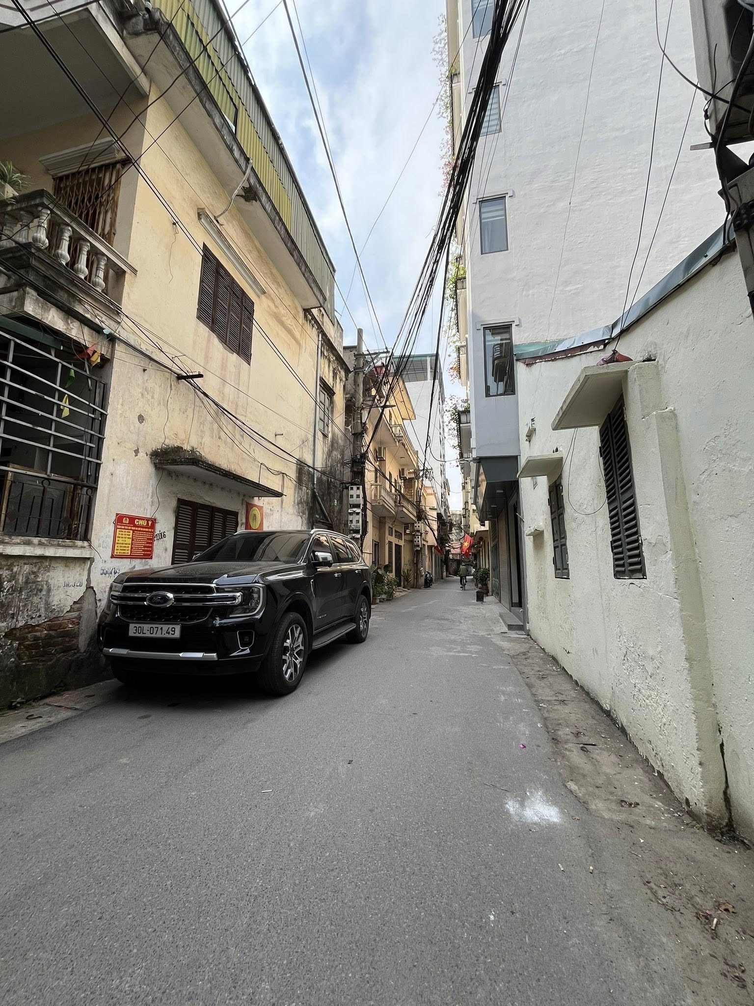 BÁN TÒA NHÀ CHDV ĐƯỜNG PHAN ĐÌNH GIÓT. 82M2 - 8 TẦNG. THANG MÁY. 22 PHÒNG KHÉP KÍN.