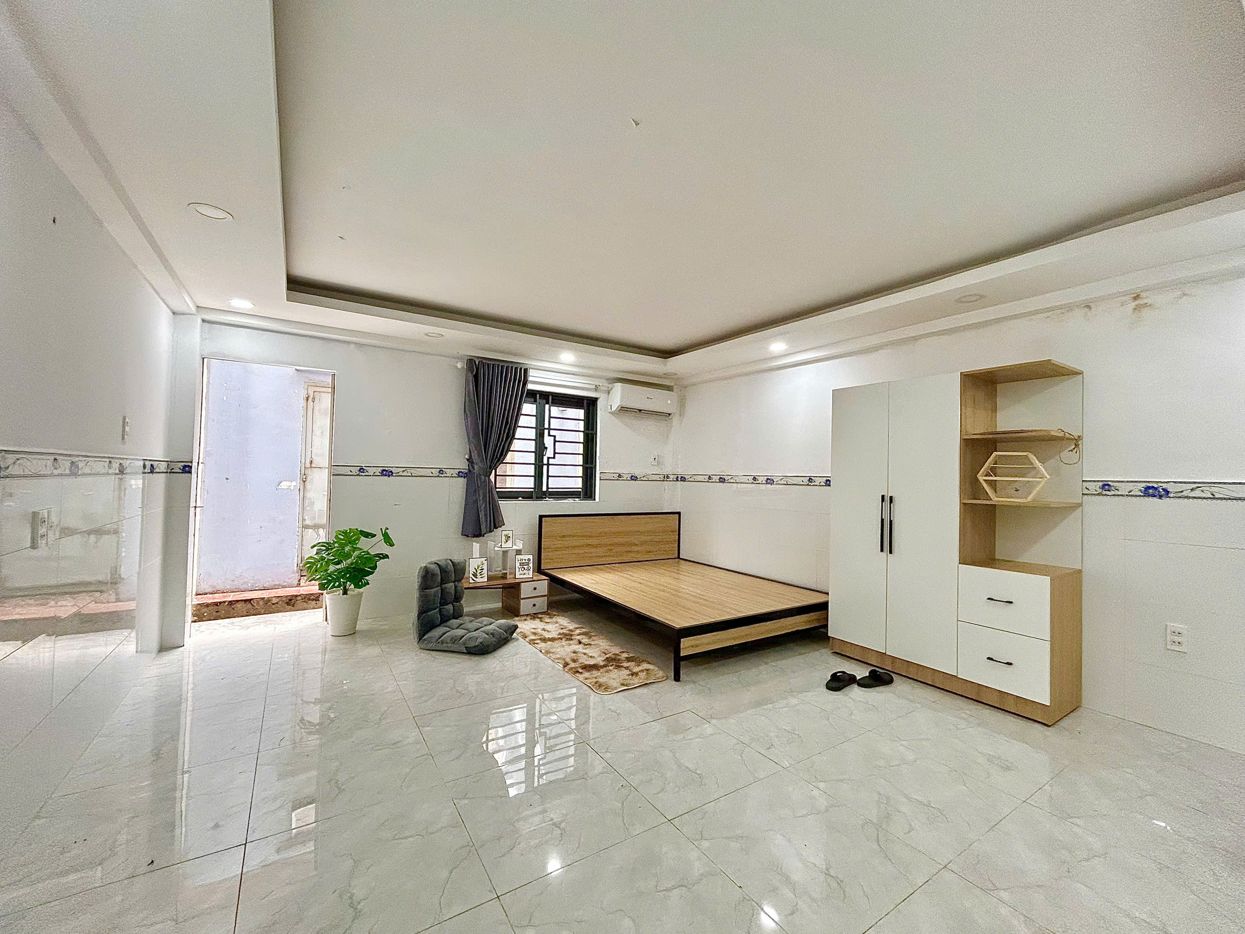 Cho thuê phòng 25m2 Có cửa thông phía sau siêu thoáng Đường Phan Huy Ích