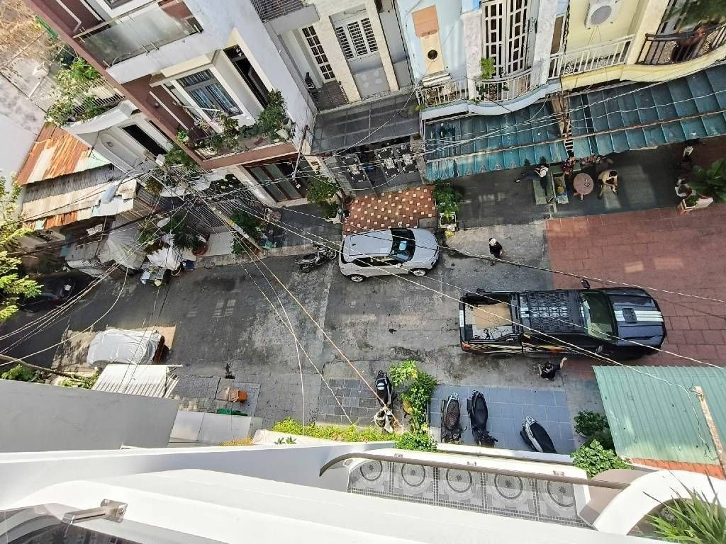 Bán nhà 5 tầng thang máy gần Emart Phan Huy Ích, 64m2, hẻm 10m khu phân lô, nhỉnh 13 tỷ