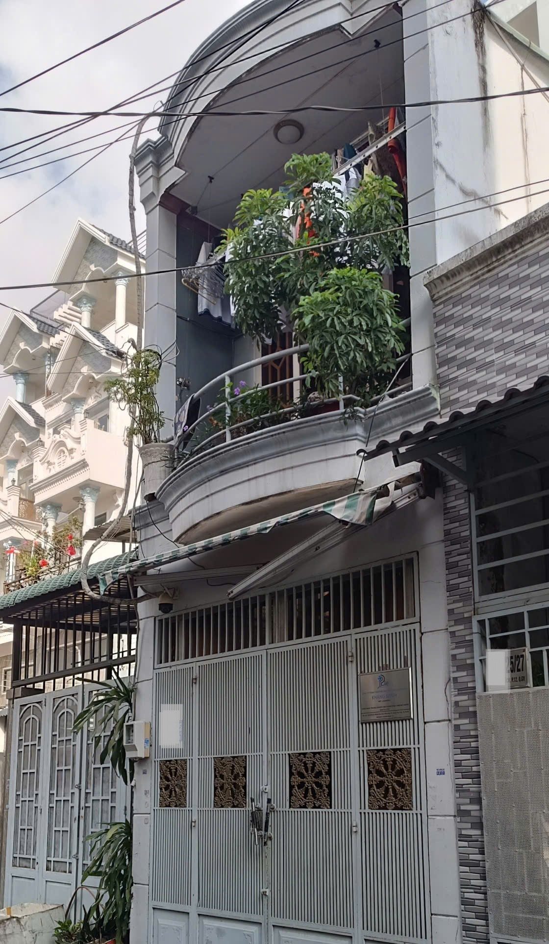 Nhà ô tô đậu cửa, gần Sacombank Phan Huy Ích, 4.15 tỷ