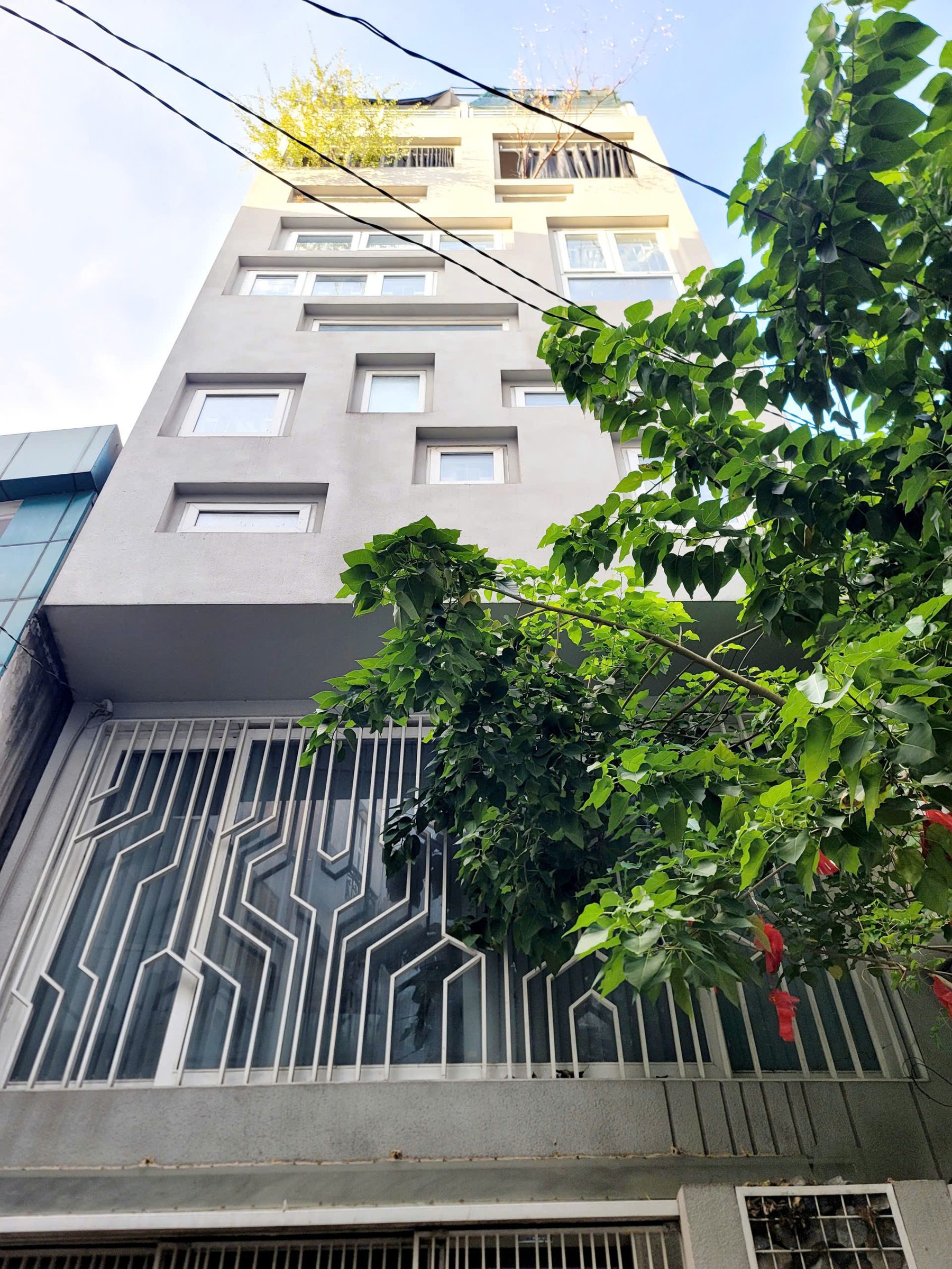 BÁN NHÀ 5 TẦNG - HẺM XE HƠI KHU VIP PHAN XÍCH LONG – 5.2 x 8M (42M2) – 9.3 TỶ