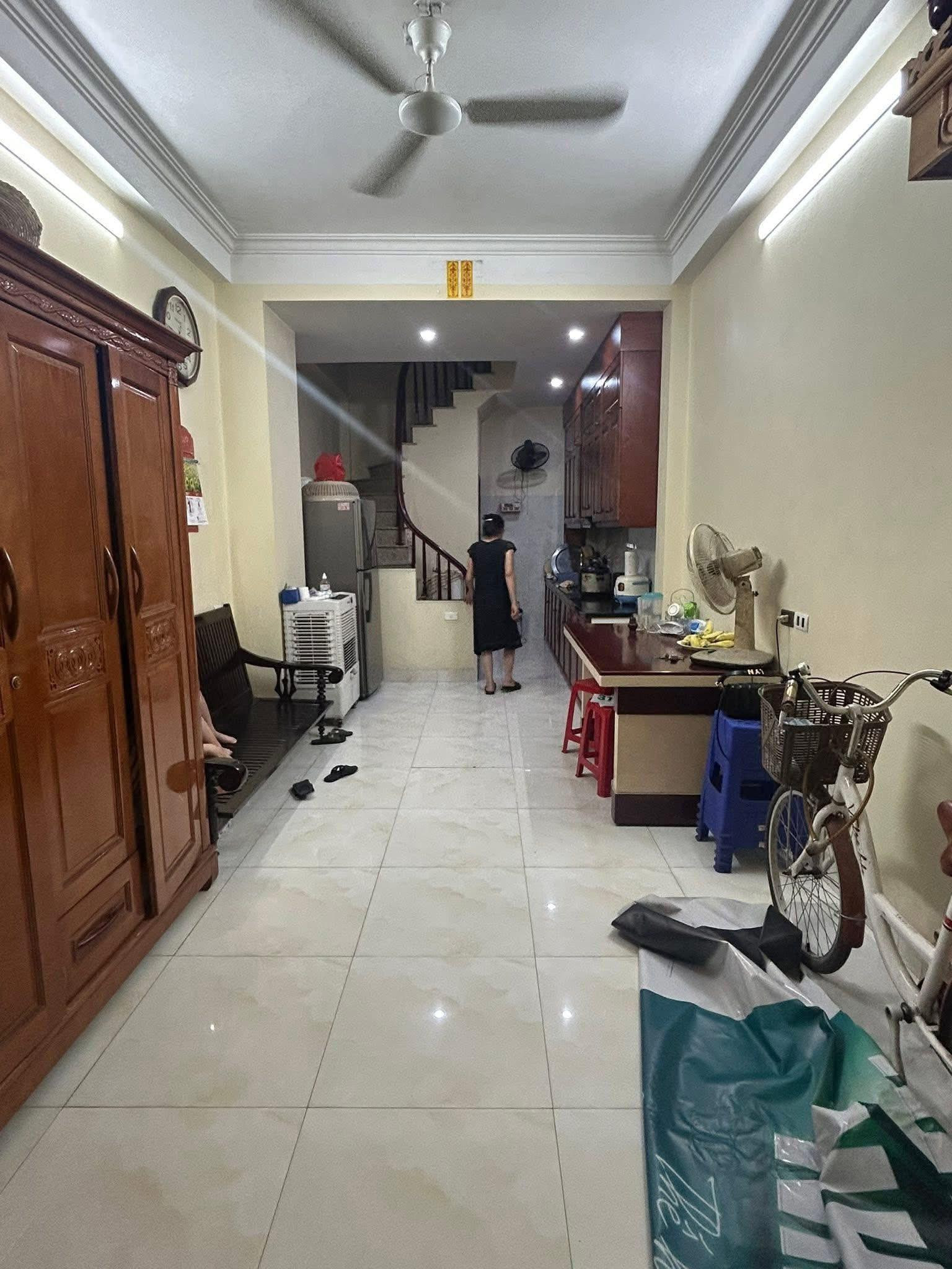 Cho Thuê Nhà Ngõ 2 Cầu Bươu - Thanh Trì/ 30M². 3 Tầng. 2 Ngủ / Giá Thuê 6,5 tr