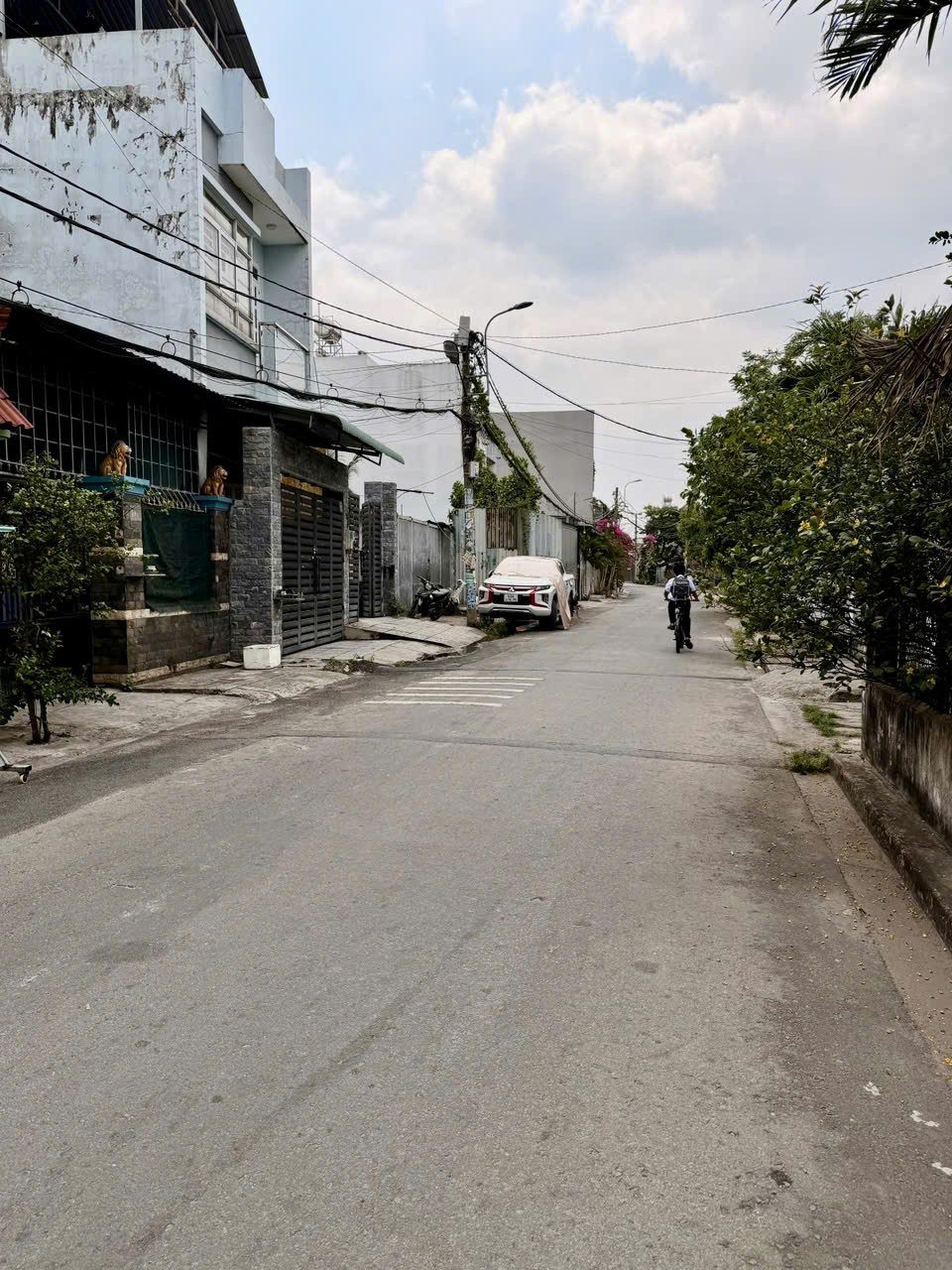 9 Tỷ - DT LỚN 306M2, thổ cư, NGANG đẹp 8M, 3 TẦNG, Đường Ô TÔ, THU NHẬP 20 TRIỆU, Phan Văn Hớn HM