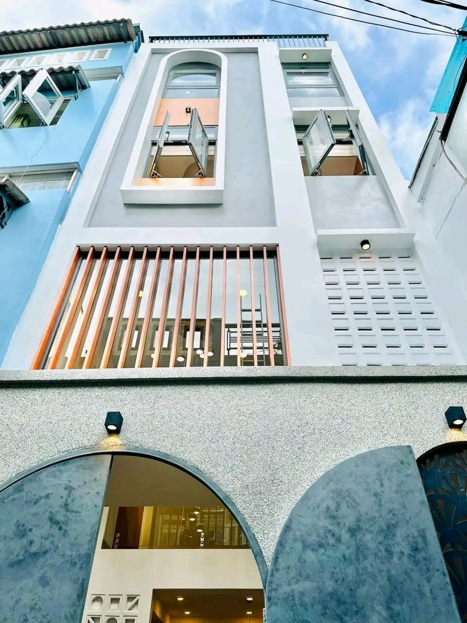 Cần nhượng lại căn nhà 42m2 giá 2tỷ350tr cực tốt sổ riêng đường Phan Văn Trị P11 Bình Thạnh.