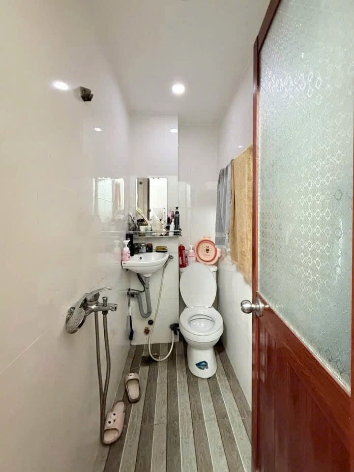 Nhà nằm vị trí đẹp Phan Văn Trị, Bình Thạnh 42m2 giá chỉ 3ty9 thuận tiện qua các quận trung tâm.